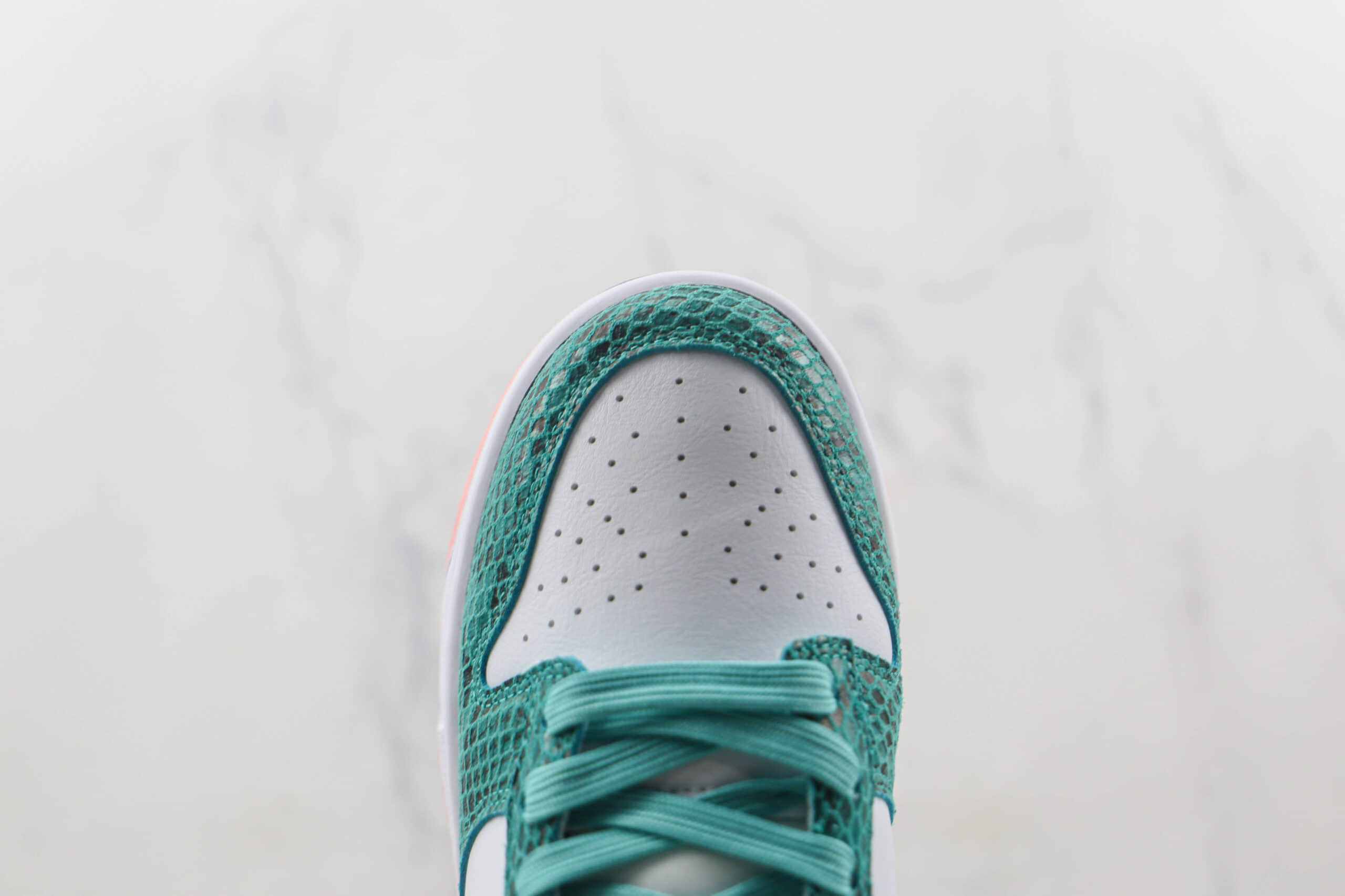 耐克Nike SB Zoom Dunk Low莆田纯原复刻天花板SB DUNK白绿蛇纹粉钩板鞋内置气垫 货号：DR8577-300