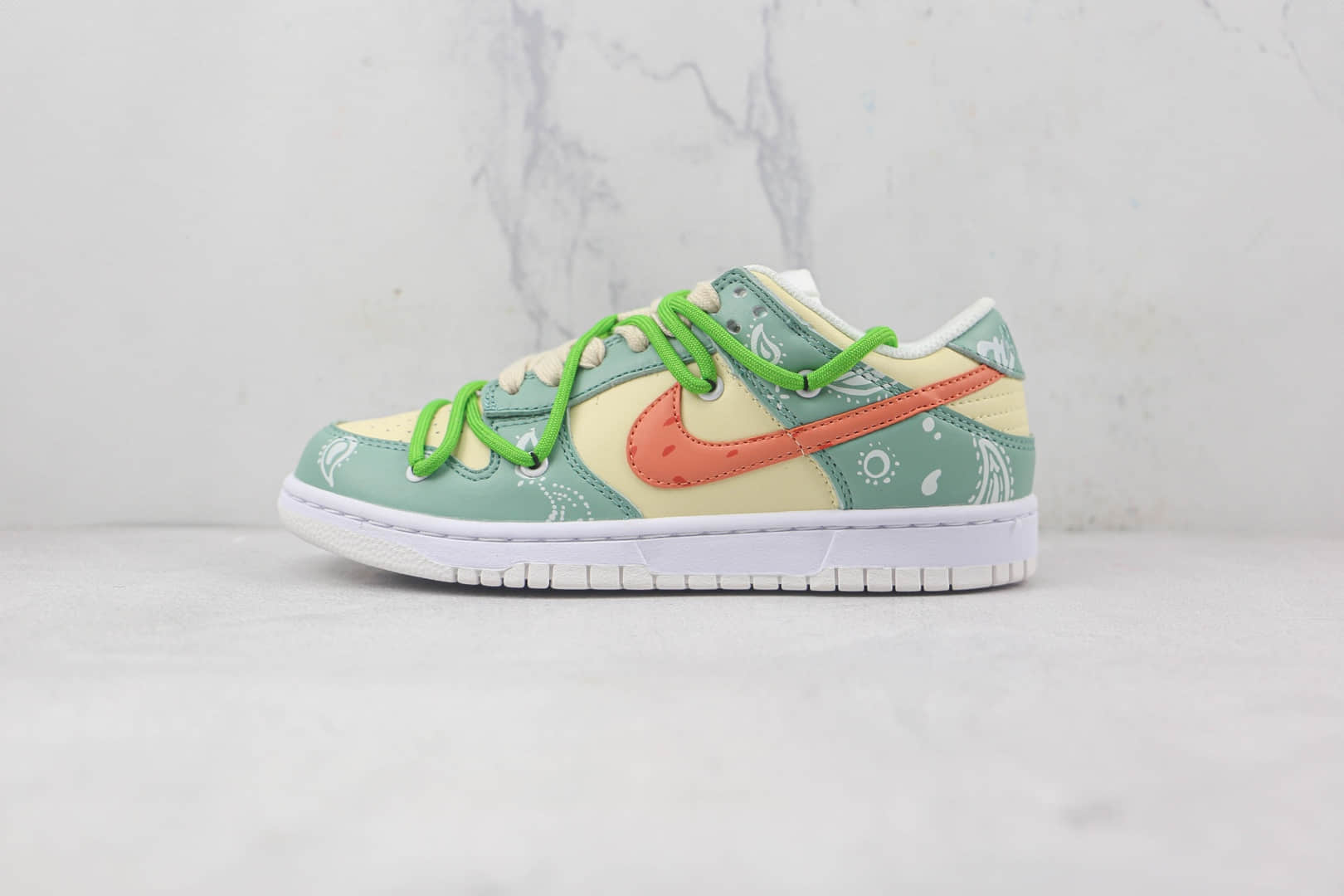 耐克Nike Dunk Low纯原复刻版本低帮DUNK熊猫恶作剧解构草莓腰果花配色板鞋原楦头纸板打造 货号：DH9765-100