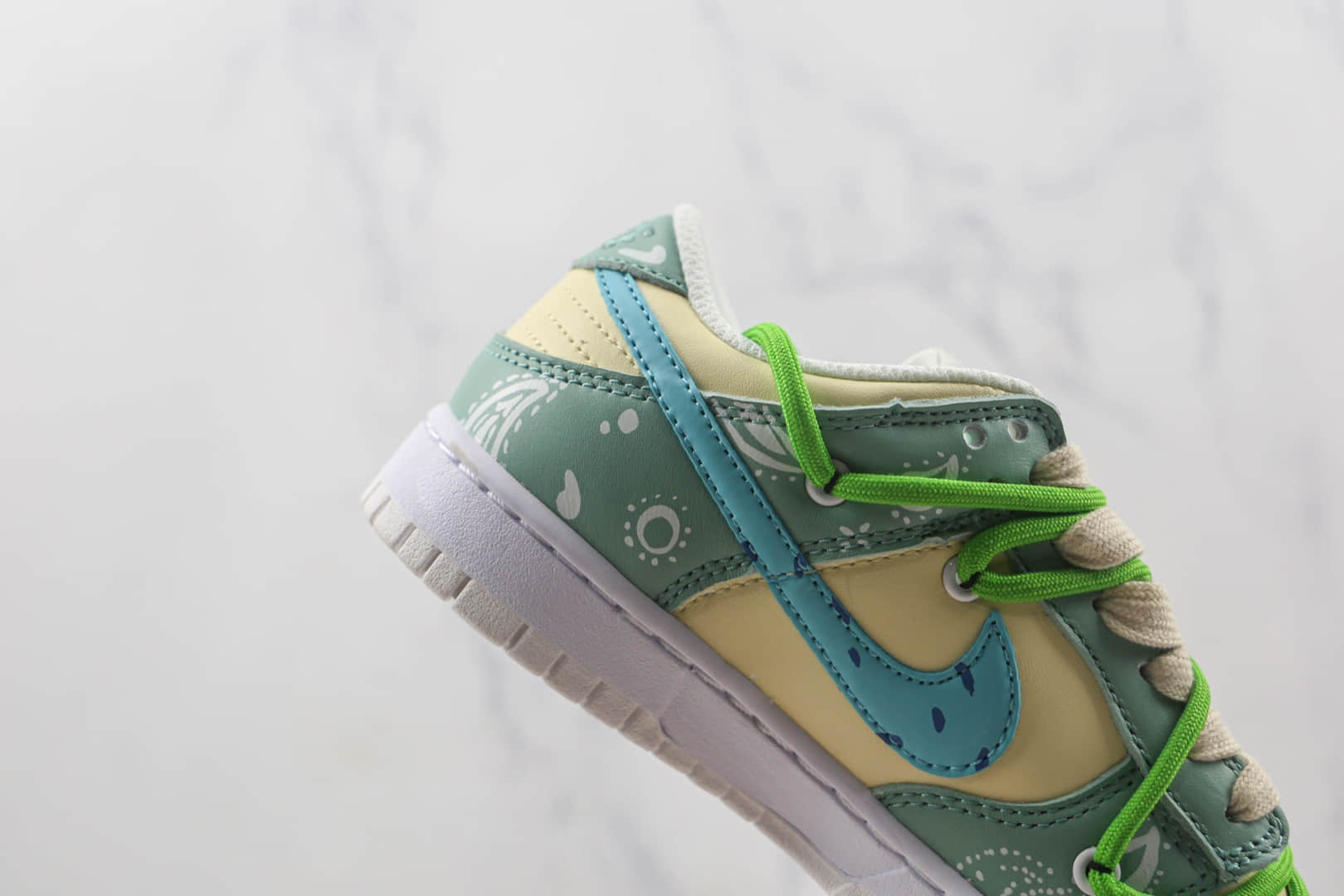 耐克Nike Dunk Low纯原复刻版本低帮DUNK熊猫恶作剧解构草莓腰果花配色板鞋原楦头纸板打造 货号：DH9765-100