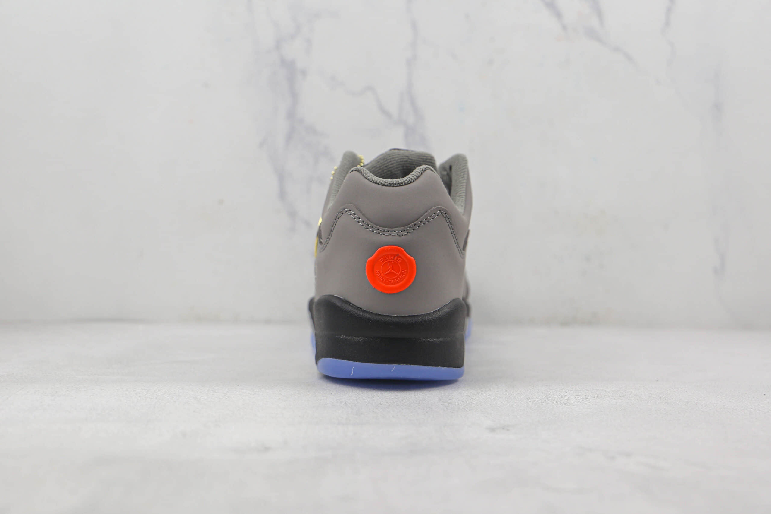 乔丹Air Jordan Retro 5 Low莆田纯原版本灰黑色AJ5篮球鞋原楦头纸板打造 货号：DX6325-204