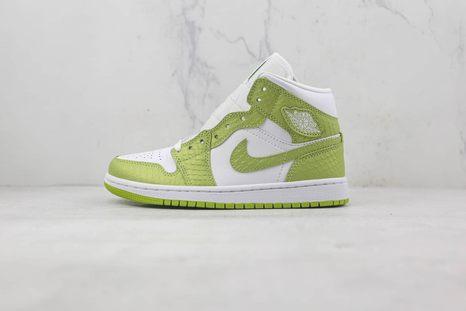 乔丹Air Jordan 1 Mid SE Green Python莆田纯原复刻中帮AJ1绿色蟒蛇配色板鞋原楦头纸板打造 货号：DV2959-113