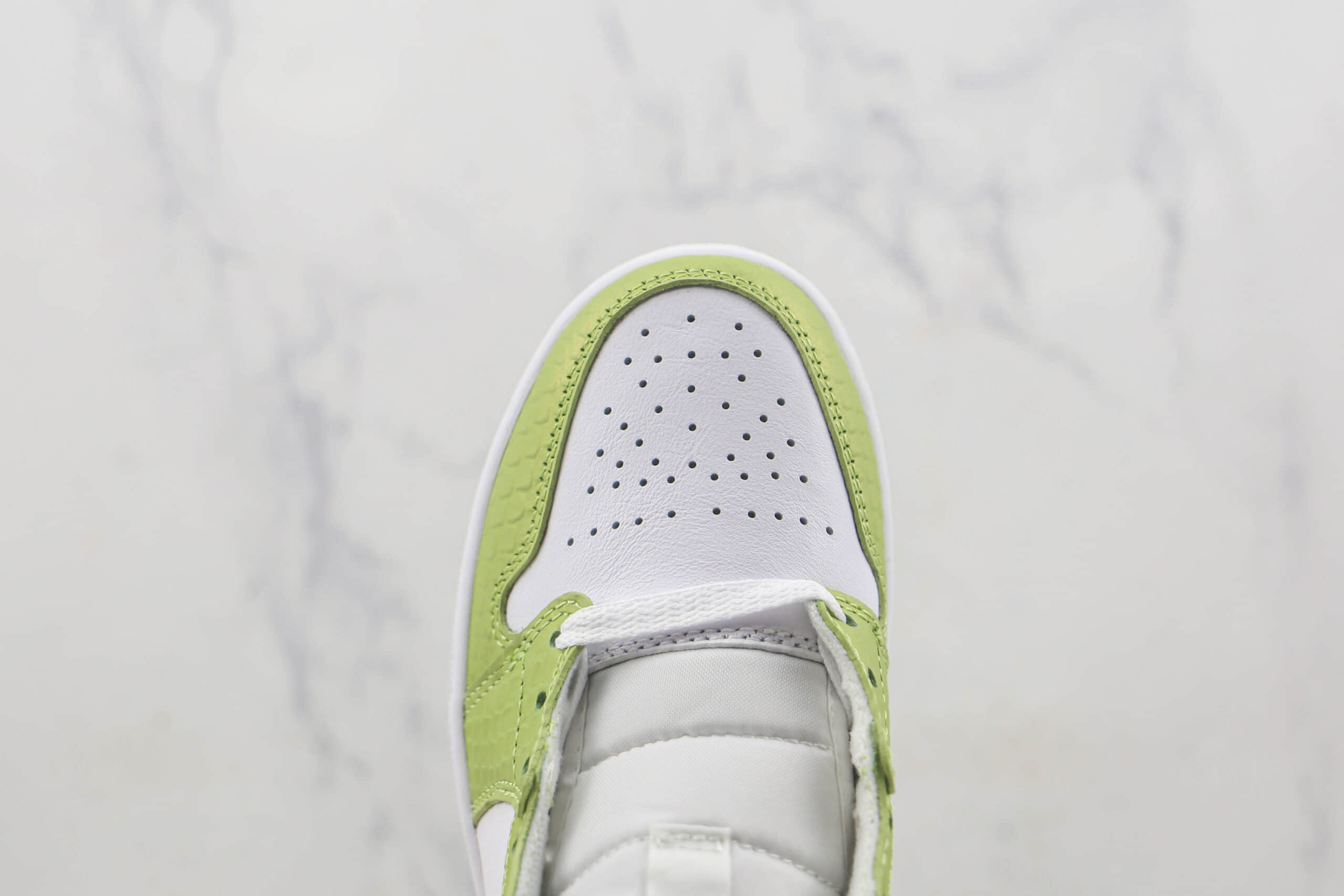 乔丹Air Jordan 1 Mid SE Green Python莆田纯原复刻中帮AJ1绿色蟒蛇配色板鞋原楦头纸板打造 货号：DV2959-113
