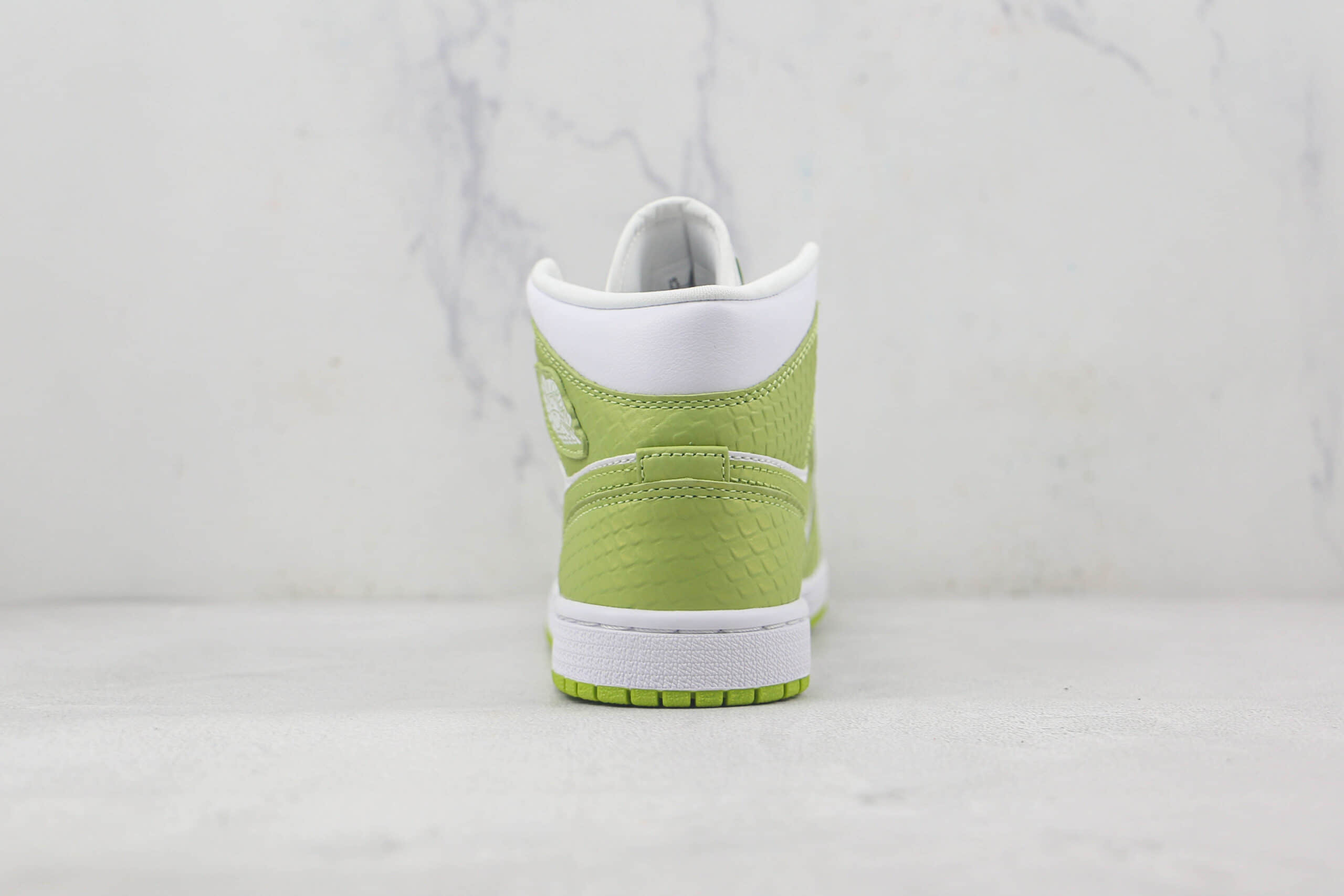 乔丹Air Jordan 1 Mid SE Green Python莆田纯原复刻中帮AJ1绿色蟒蛇配色板鞋原楦头纸板打造 货号：DV2959-113