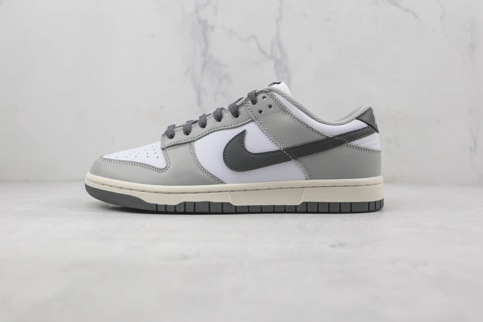 耐克Nike SB Dunk Low WMNS Light Smoke Grey天花板纯原版本低帮SB DUNK迪奥配色板鞋内置气垫 货号：DD1503-117