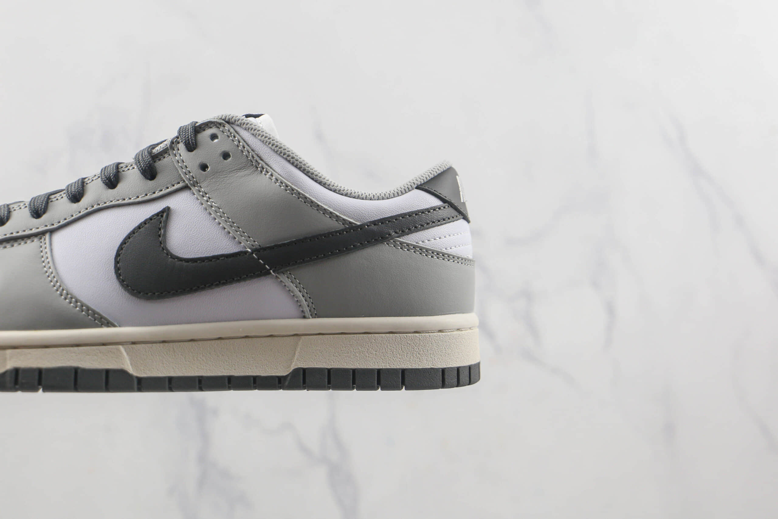 耐克Nike SB Dunk Low WMNS Light Smoke Grey天花板纯原版本低帮SB DUNK迪奥配色板鞋内置气垫 货号：DD1503-117