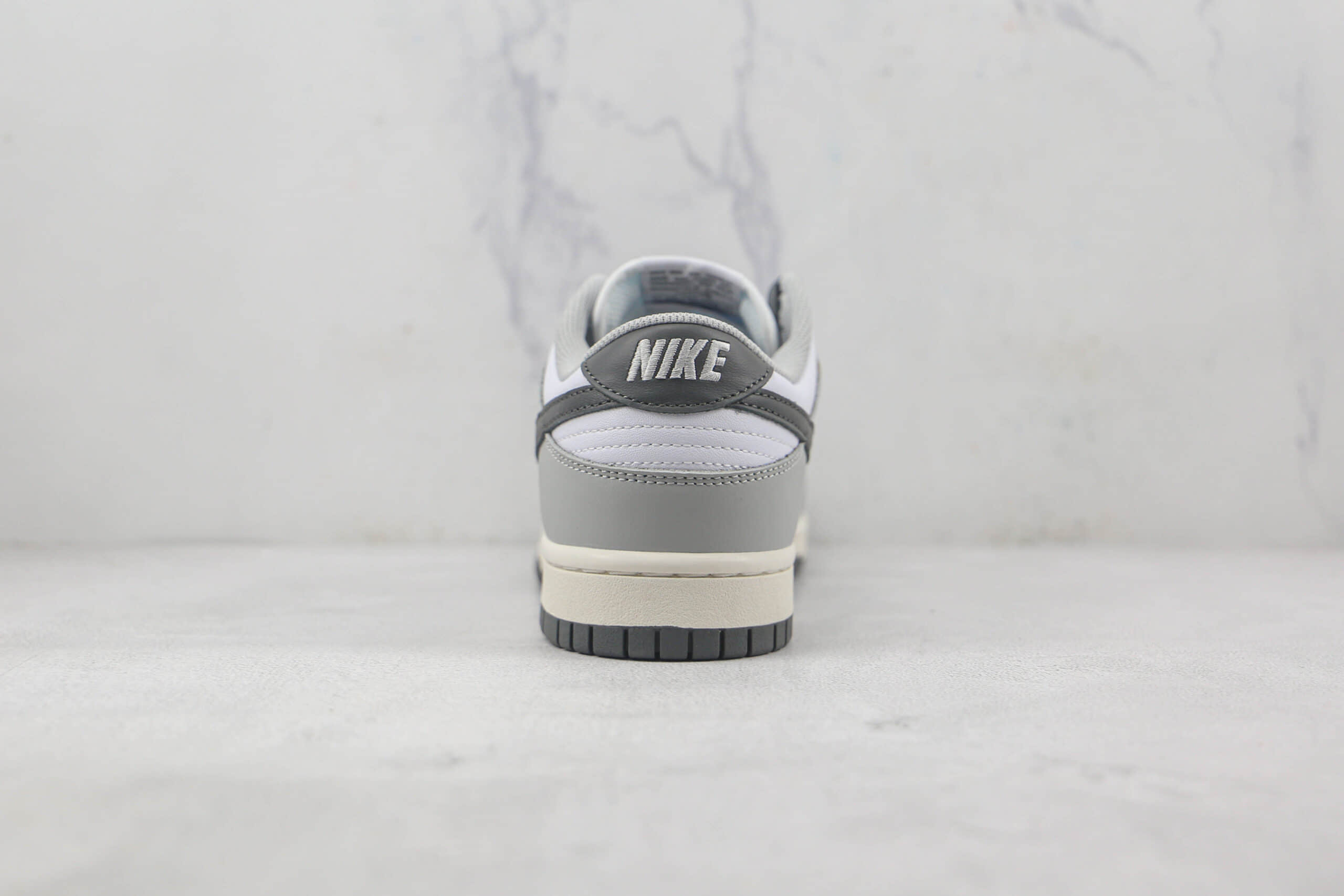 耐克Nike SB Dunk Low WMNS Light Smoke Grey天花板纯原版本低帮SB DUNK迪奥配色板鞋内置气垫 货号：DD1503-117
