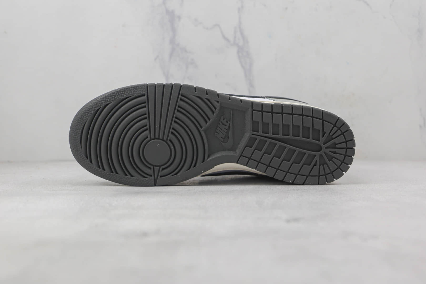 耐克Nike SB Dunk Low WMNS Light Smoke Grey天花板纯原版本低帮SB DUNK迪奥配色板鞋内置气垫 货号：DD1503-117