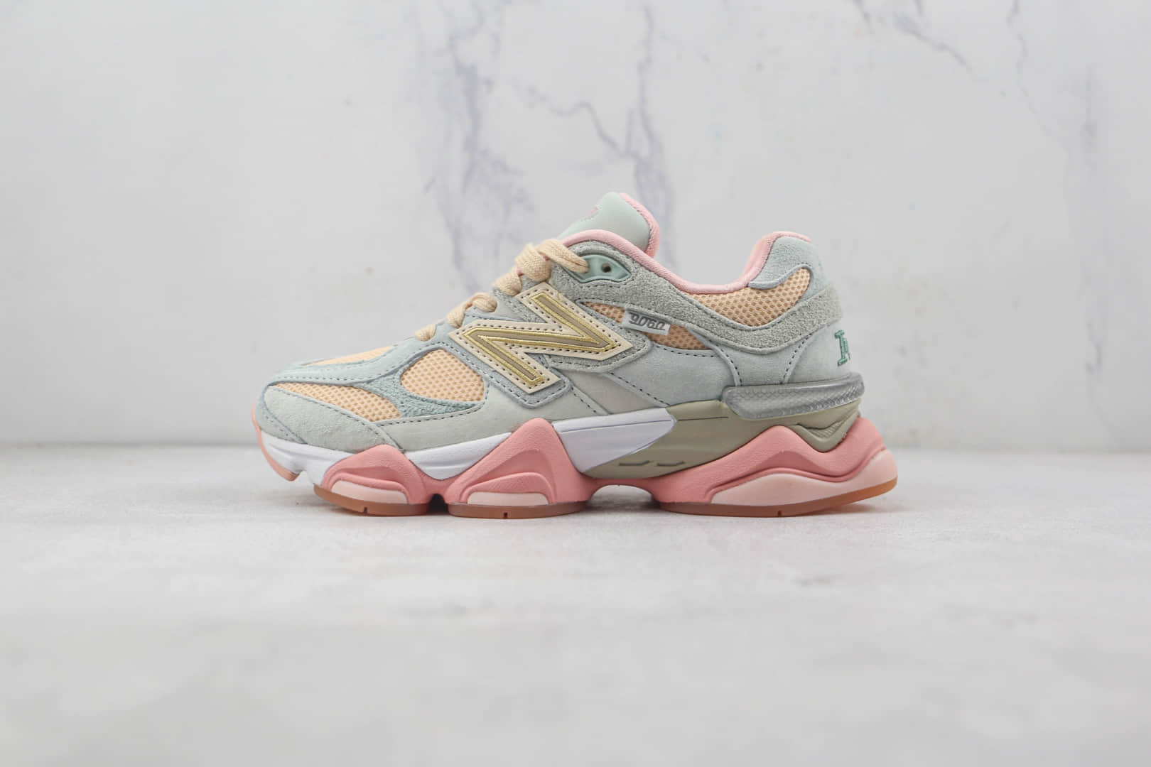 新百伦New Balance 9060 lnside Voices天花板纯原复刻版本灰粉色NB9060复古慢跑鞋原盒原标 货号：U9060JG1