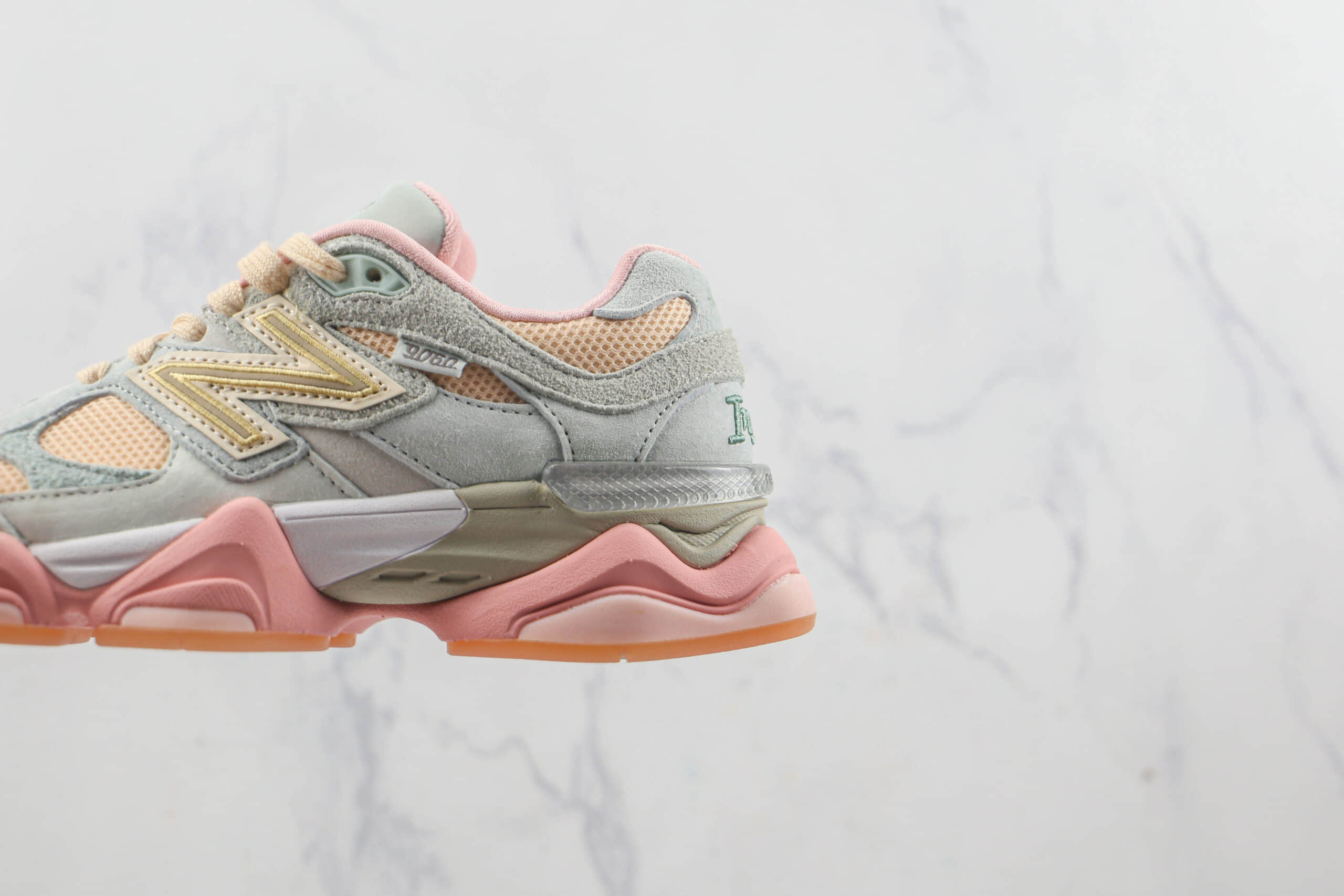 新百伦New Balance 9060 lnside Voices天花板纯原复刻版本灰粉色NB9060复古慢跑鞋原盒原标 货号：U9060JG1