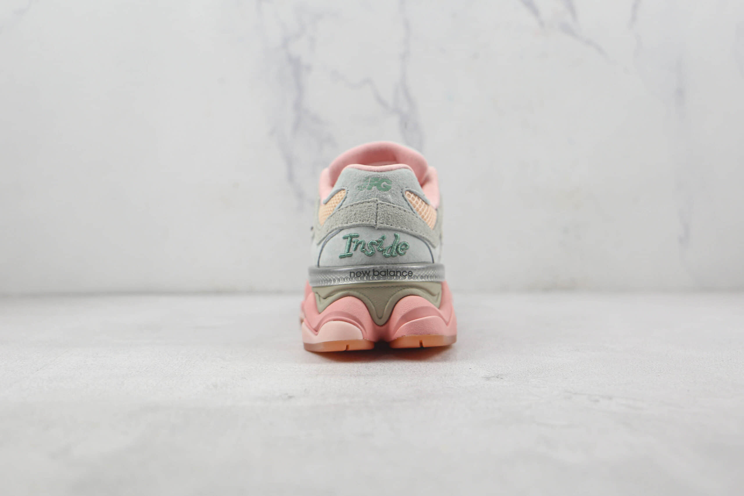 新百伦New Balance 9060 lnside Voices天花板纯原复刻版本灰粉色NB9060复古慢跑鞋原盒原标 货号：U9060JG1