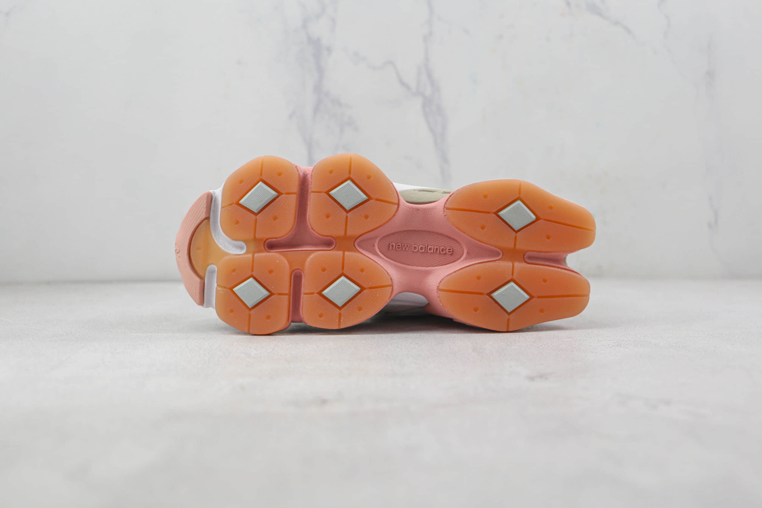 新百伦New Balance 9060 lnside Voices天花板纯原复刻版本灰粉色NB9060复古慢跑鞋原盒原标 货号：U9060JG1
