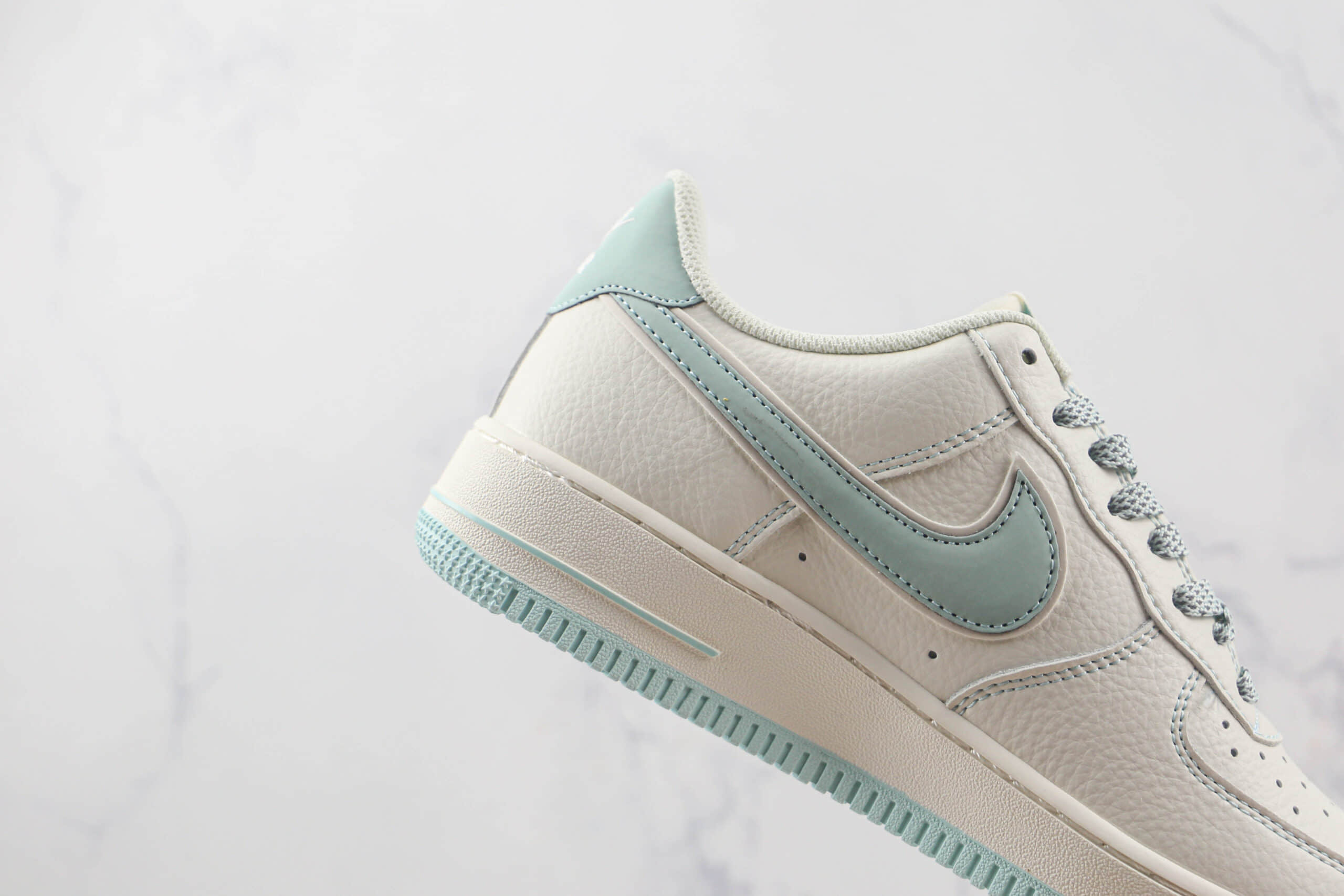 耐克Nike Air Force 1’07 Low天花板纯原版本低帮空军一号蒂芙尼蓝配色板鞋原楦头纸板打造 货号：TU6536-156