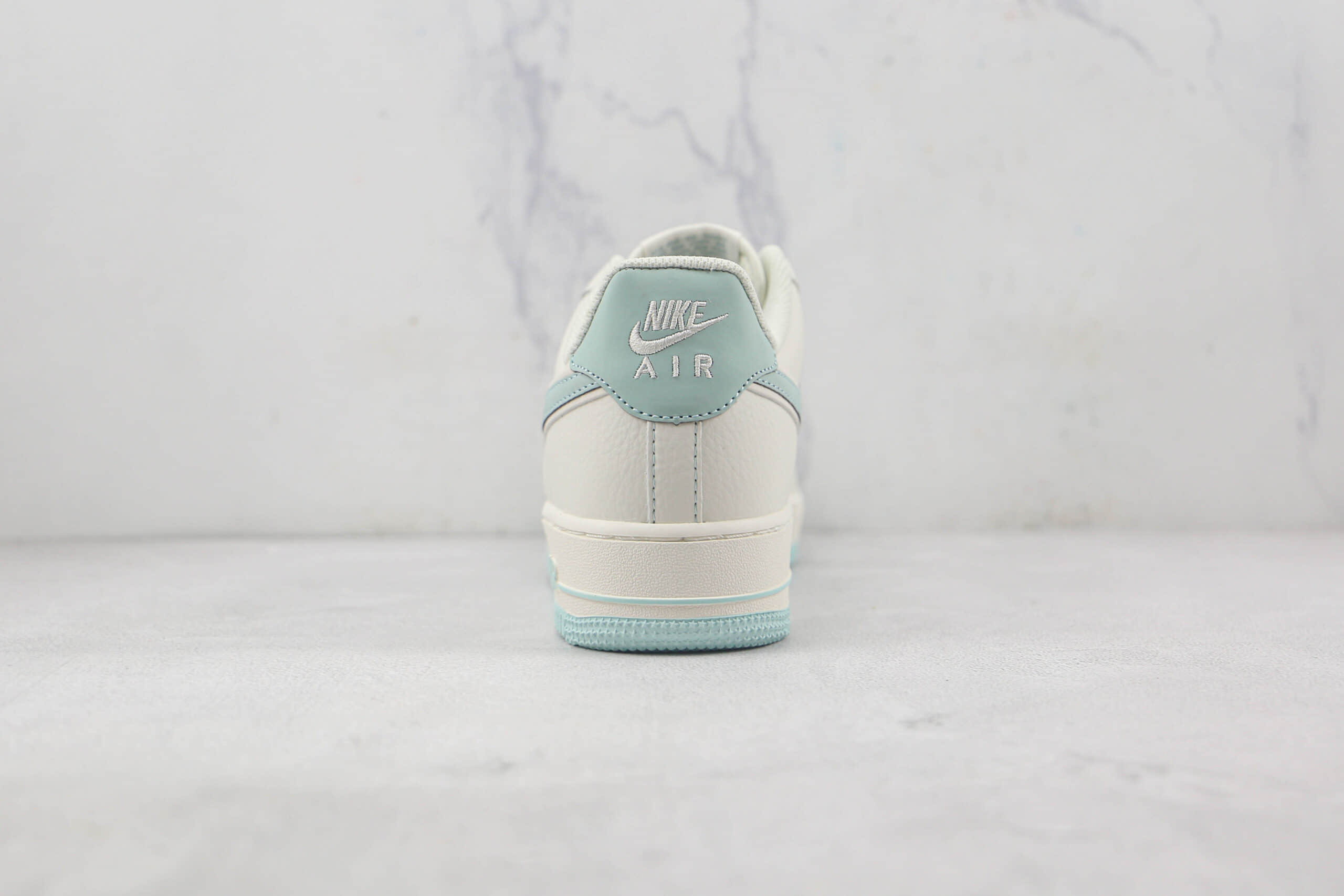 耐克Nike Air Force 1’07 Low天花板纯原版本低帮空军一号蒂芙尼蓝配色板鞋原楦头纸板打造 货号：TU6536-156