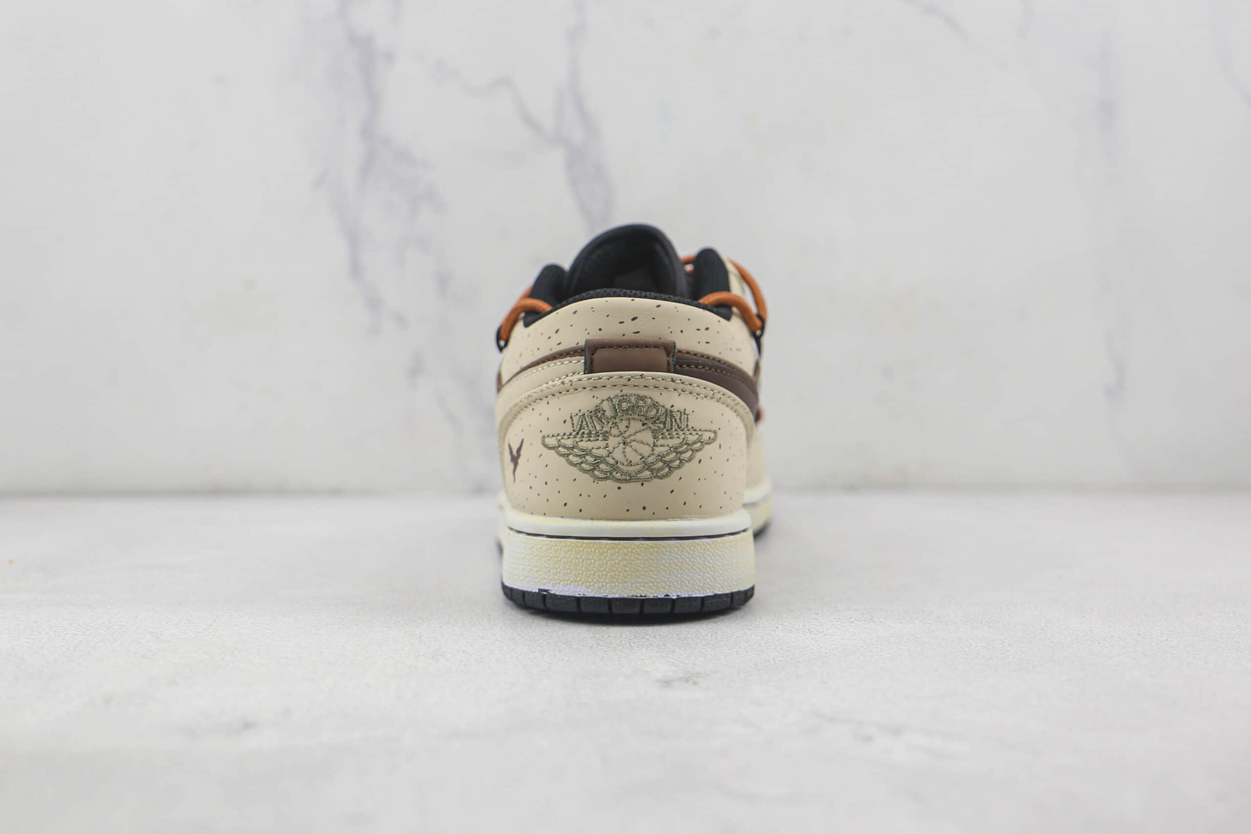 乔丹Air Jordan 1 Low莆田纯原复刻天花板AJ1米棕色抽绳款板鞋原楦头纸板打造 货号：DH9765-300