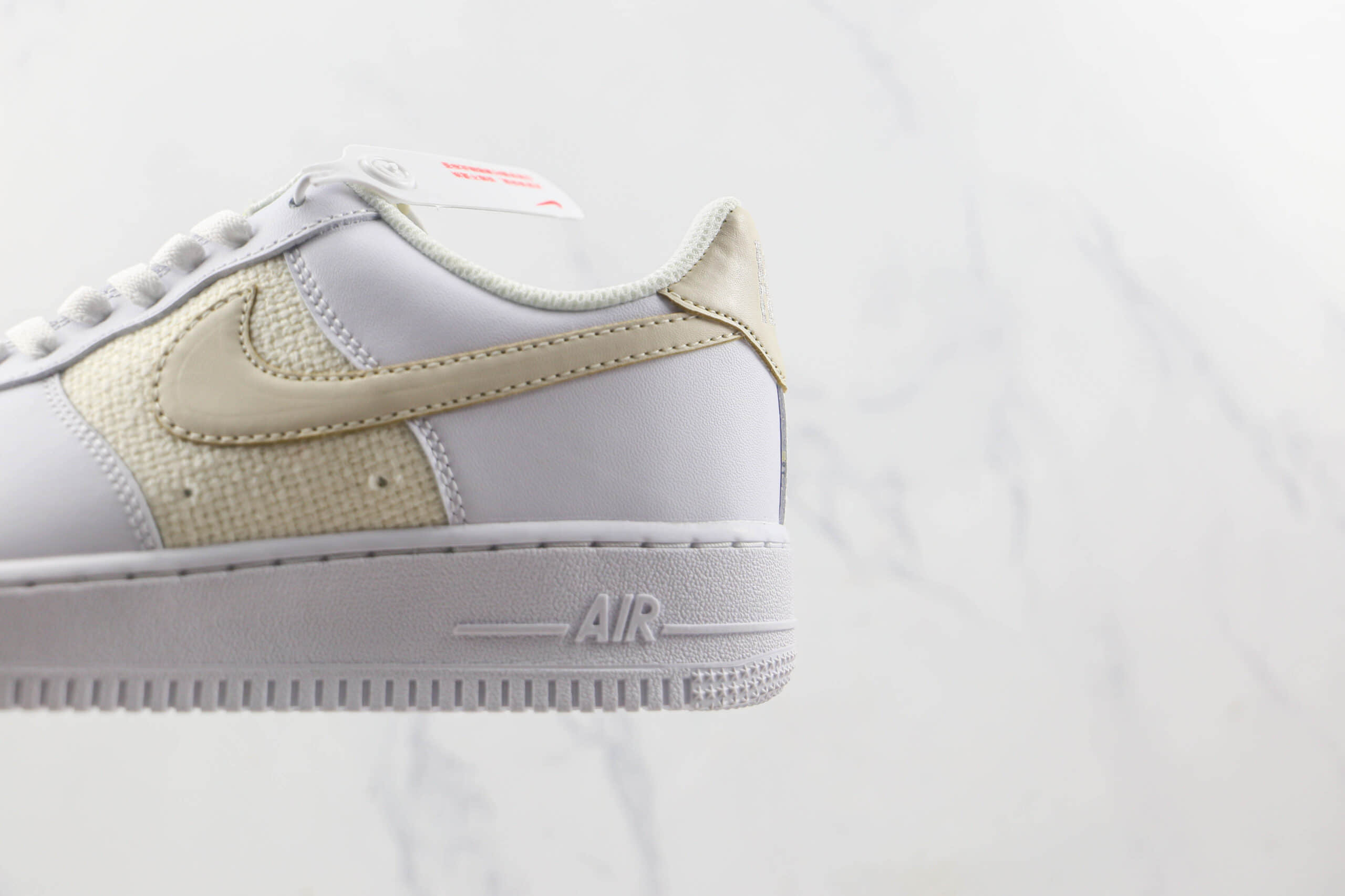 耐克Nike Air Force 1 07 Low莆田纯原复刻低帮空军一号白面黄钩板鞋内置气垫 货号：DJ9945-100