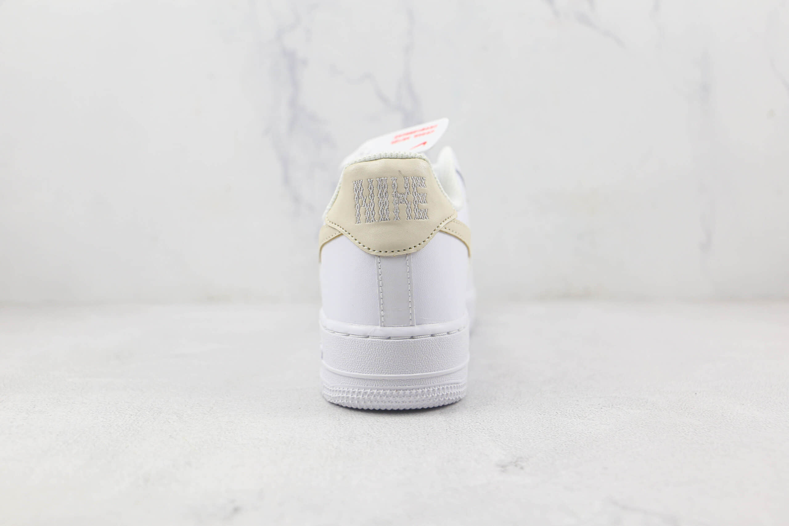 耐克Nike Air Force 1 07 Low莆田纯原复刻低帮空军一号白面黄钩板鞋内置气垫 货号：DJ9945-100