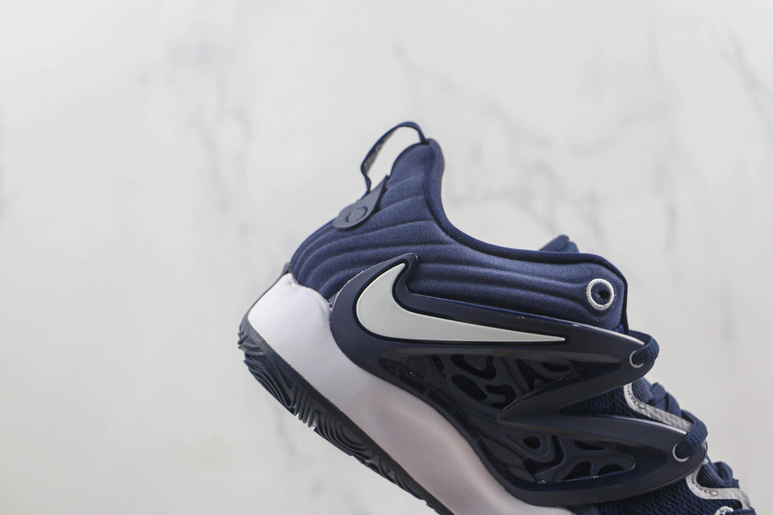 耐克Nike Zoom KD15莆田纯原复刻版本杜兰特15代黑白钩实战篮球鞋内置气垫原盒原标 货号：DO9826-400