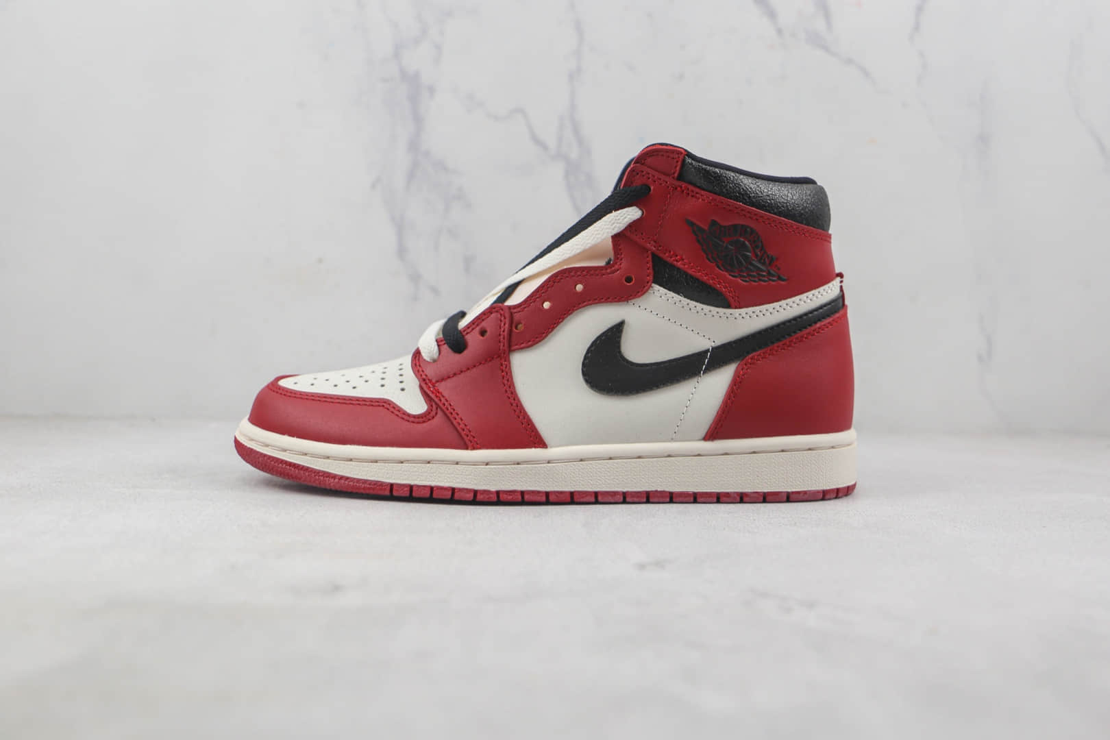 乔丹Air Jordan 1 Retro Chicago Reimagined莆田纯原复刻版本高帮AJ1做旧芝加哥白红配色篮球鞋原鞋开模一比一打造 货号：DZ5485-612