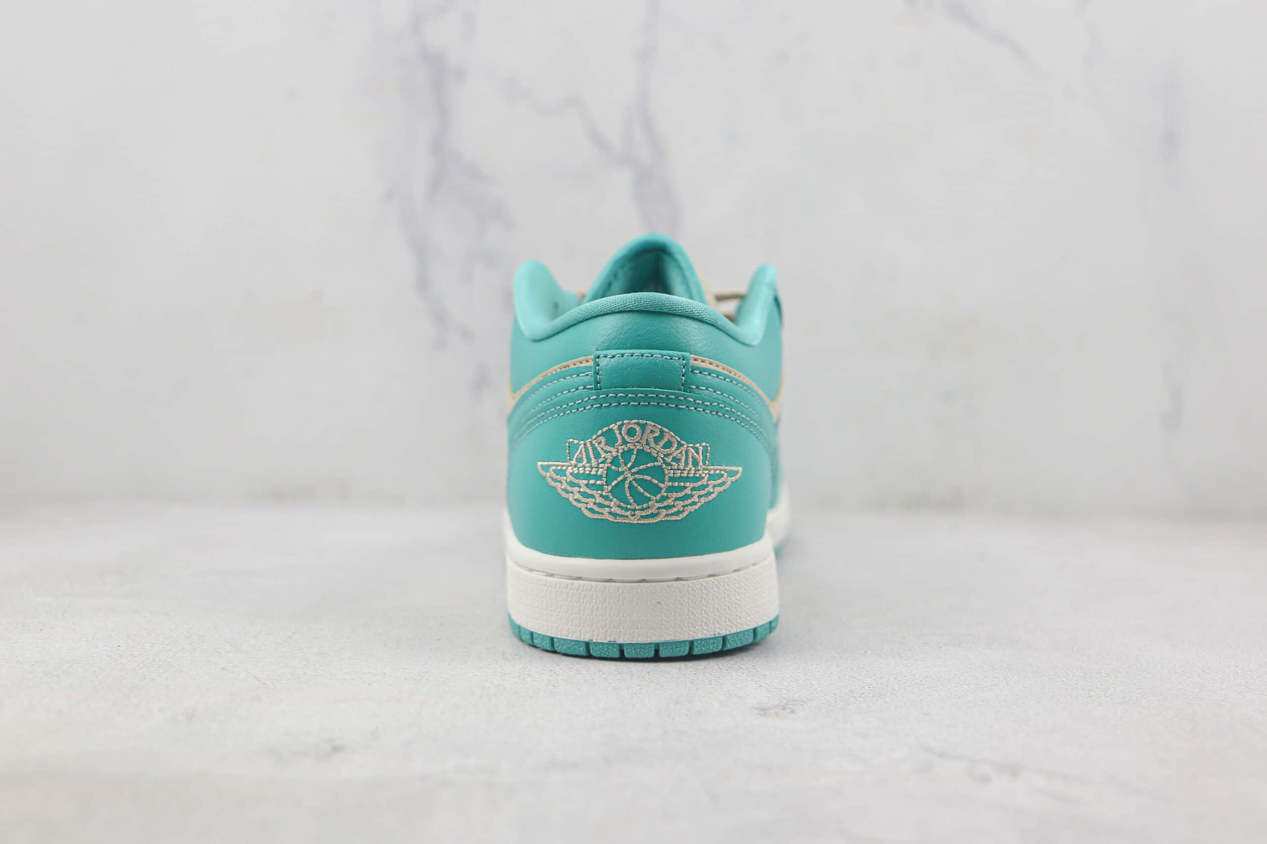 乔丹Air Jordan 1 Low莆田天花板纯原复刻版本低帮AJ1水鸭绿板鞋原楦头纸板打造 货号：DC0774-131