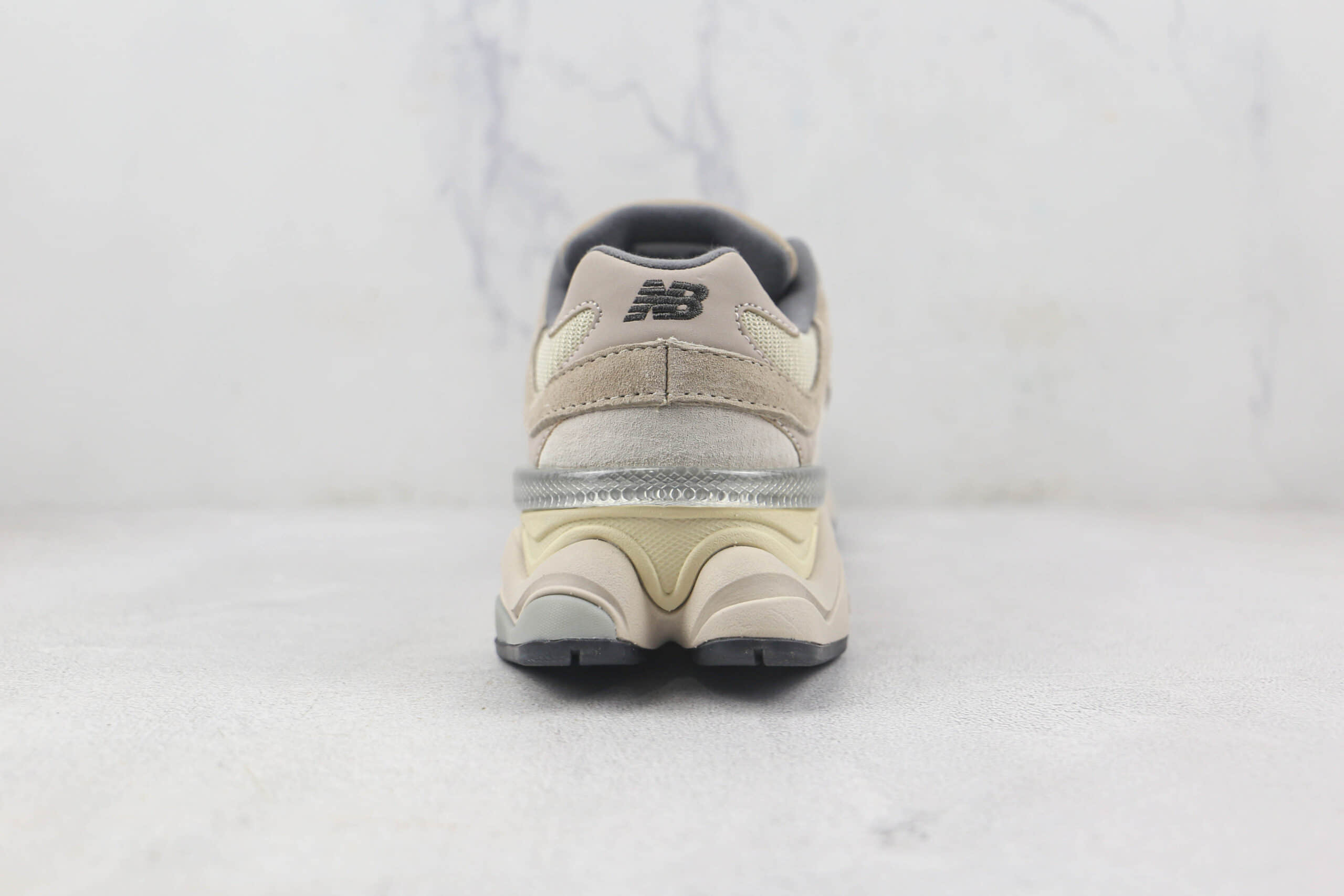 新百伦New Balance 9060 Inside Voices x JF Joe Freshgoods联名款莆田纯原复刻版本NB9060复古灰粉色老爹风跑步鞋原盒原标 货号：U9060MAC