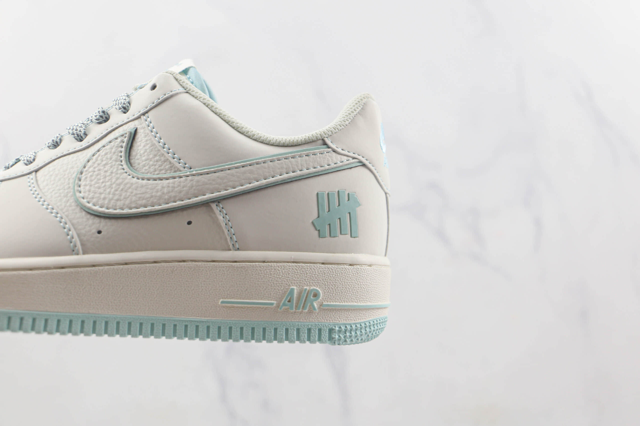 耐克Nike Air Force 1 07 Low x Undefeated联名款莆田纯原复刻版本低帮空军一号3M反光配色板鞋内置气垫 货号：HL5696-789