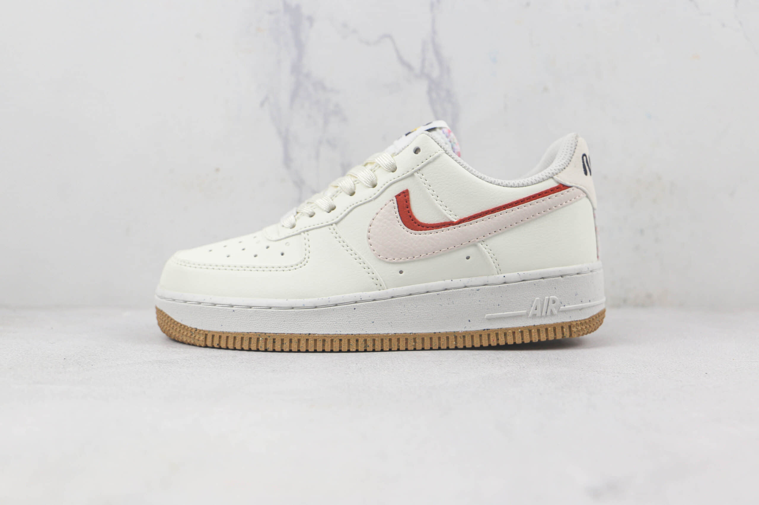 耐克Nike Air Force 1'07 Low莆田纯原复刻版本低帮空军一号板鞋内置气垫原盒原标 货号：DX6065-101