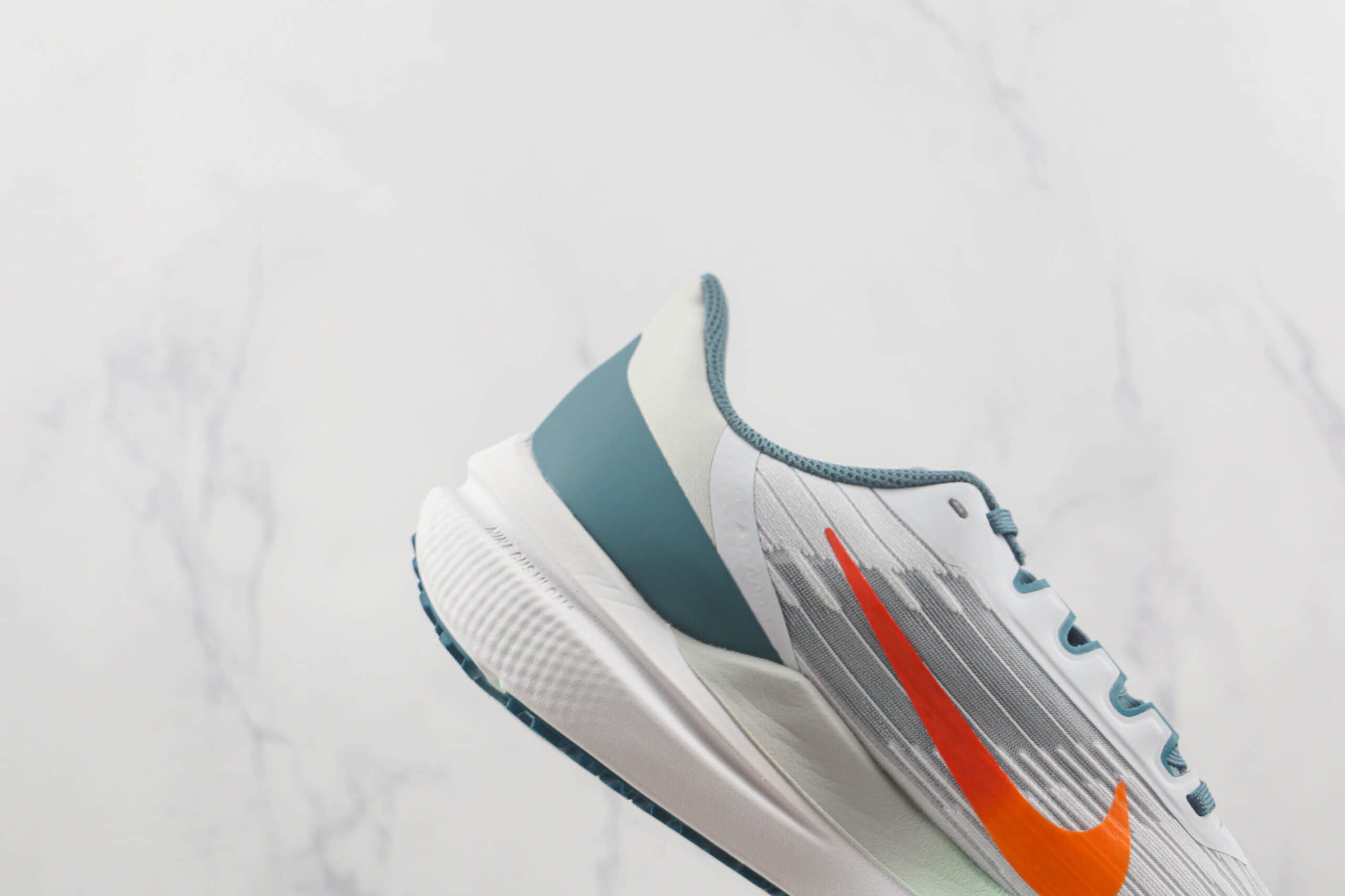 耐克Nike Zoom Winflo 9莆田纯原复刻登月9代橙钩绿尾复古慢跑鞋原档案数据开发 货号：DD6203-005