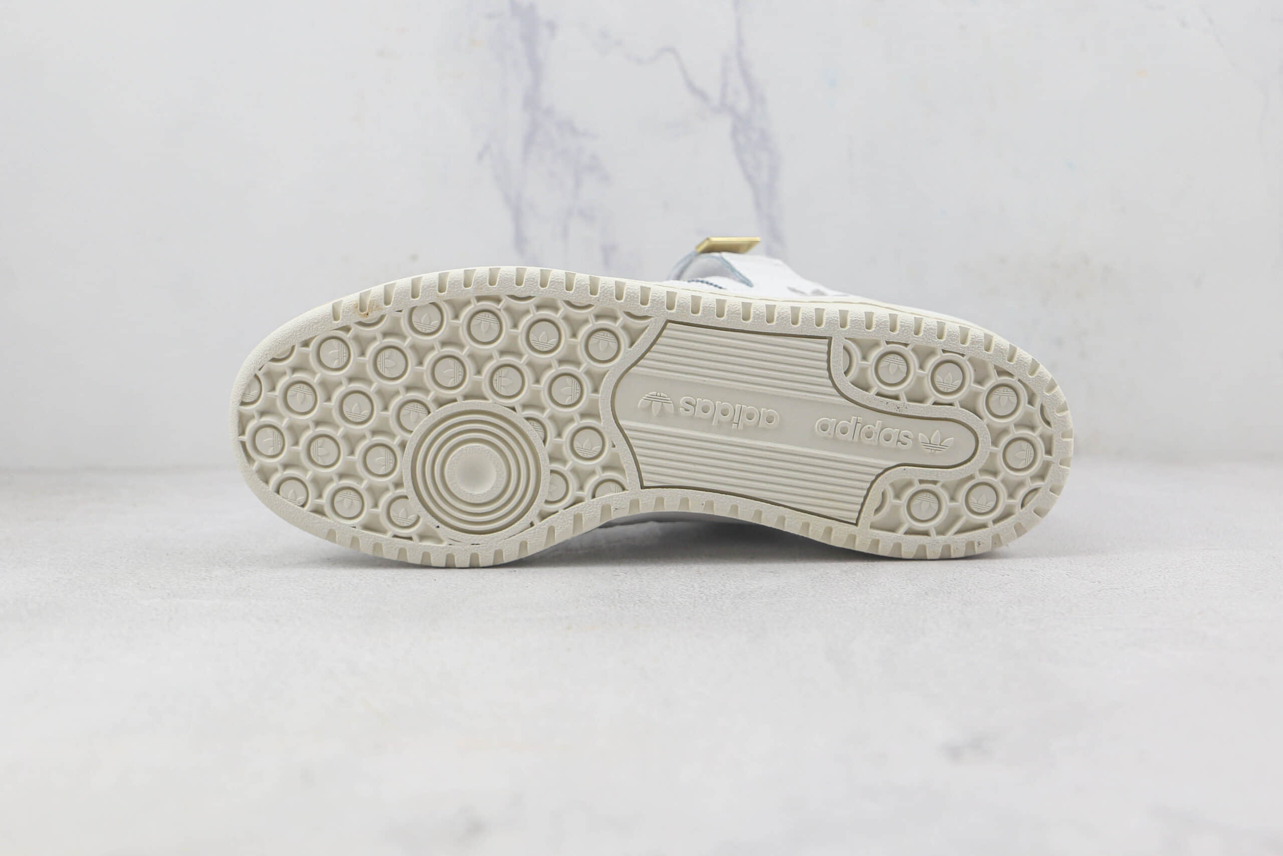 阿迪达斯Adidas originals Forum 84 low莆田纯原复刻版本Forum84白蛇纹复古板鞋原楦头纸板打造 货号：HP5551