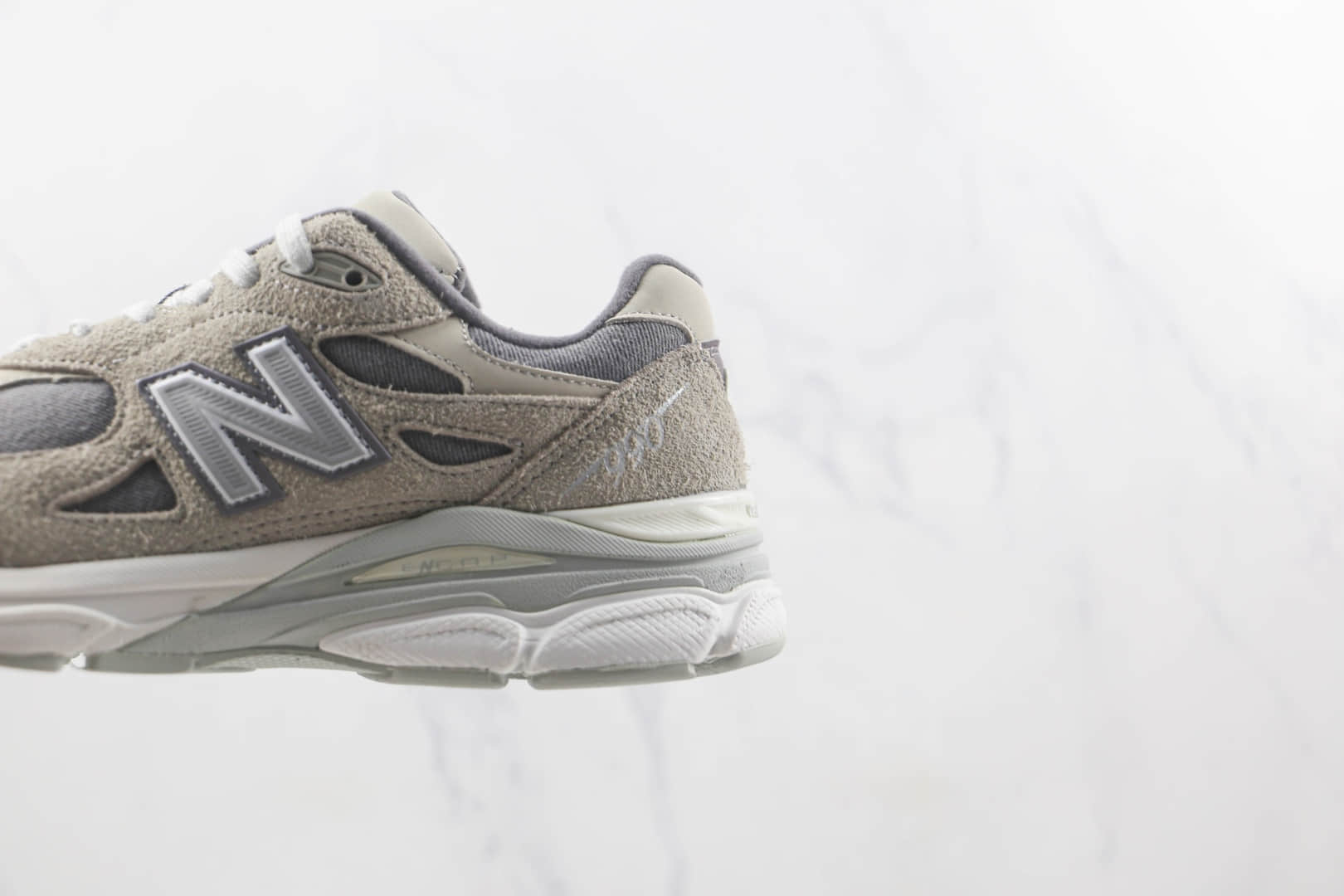 新百伦New Balance 990V3 x Levi's李维斯联名款莆田纯原复刻版本灰银色复古老爹鞋原楦头纸板打造 货号：M990LV3