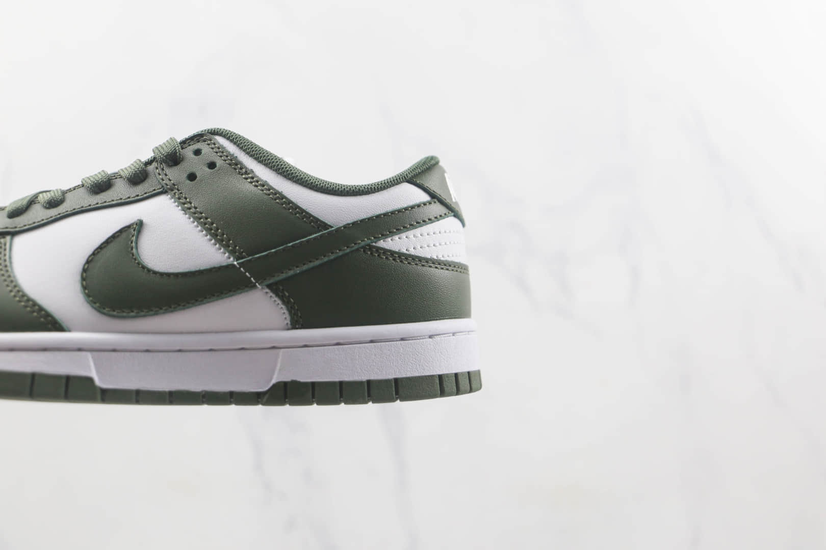 耐克Nike Dunk SB Low莆田天花板纯原版本低帮SB DUNK橄榄绿配色板鞋内置气垫原盒原标 货号：DD1503-120