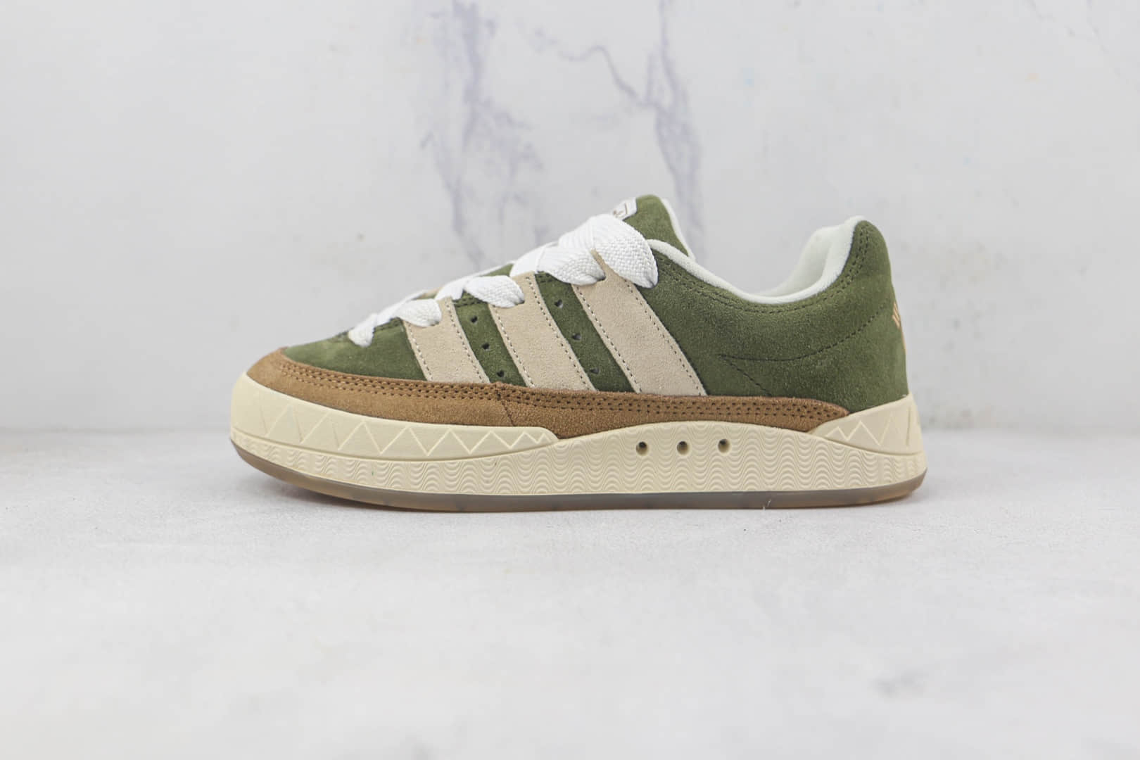 阿迪达斯Adidas ADIMATIC莆田纯原复刻版本ADIMATIC系列绿棕色板鞋原档案数据开发原盒原标 货号：HP9914