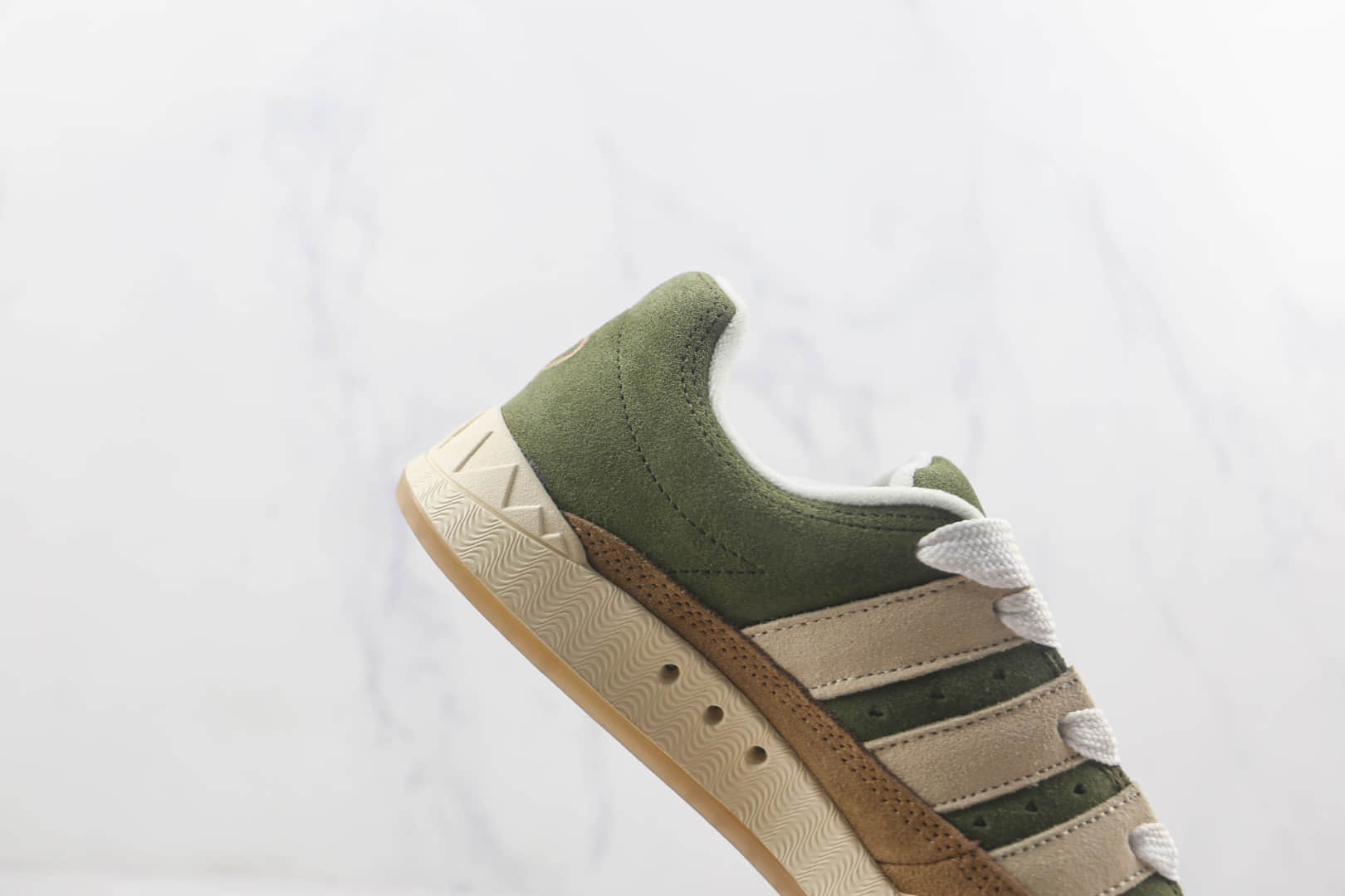 阿迪达斯Adidas ADIMATIC莆田纯原复刻版本ADIMATIC系列绿棕色板鞋原档案数据开发原盒原标 货号：HP9914