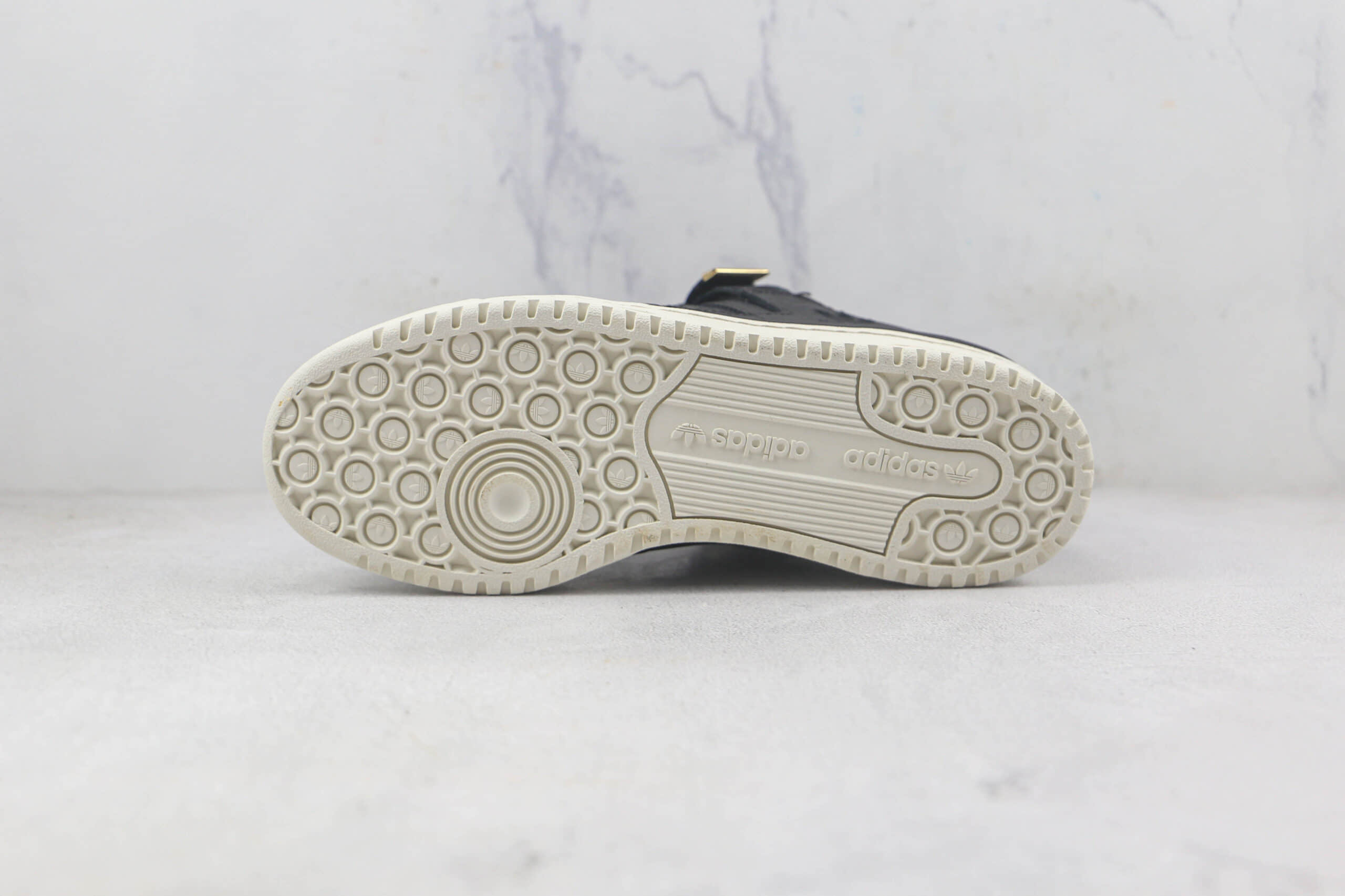 阿迪达斯Adidas originals Forum 84 low莆田纯原复刻版本Forum84黑蛇纹复古板鞋原楦头纸板打造 货号：HP5550