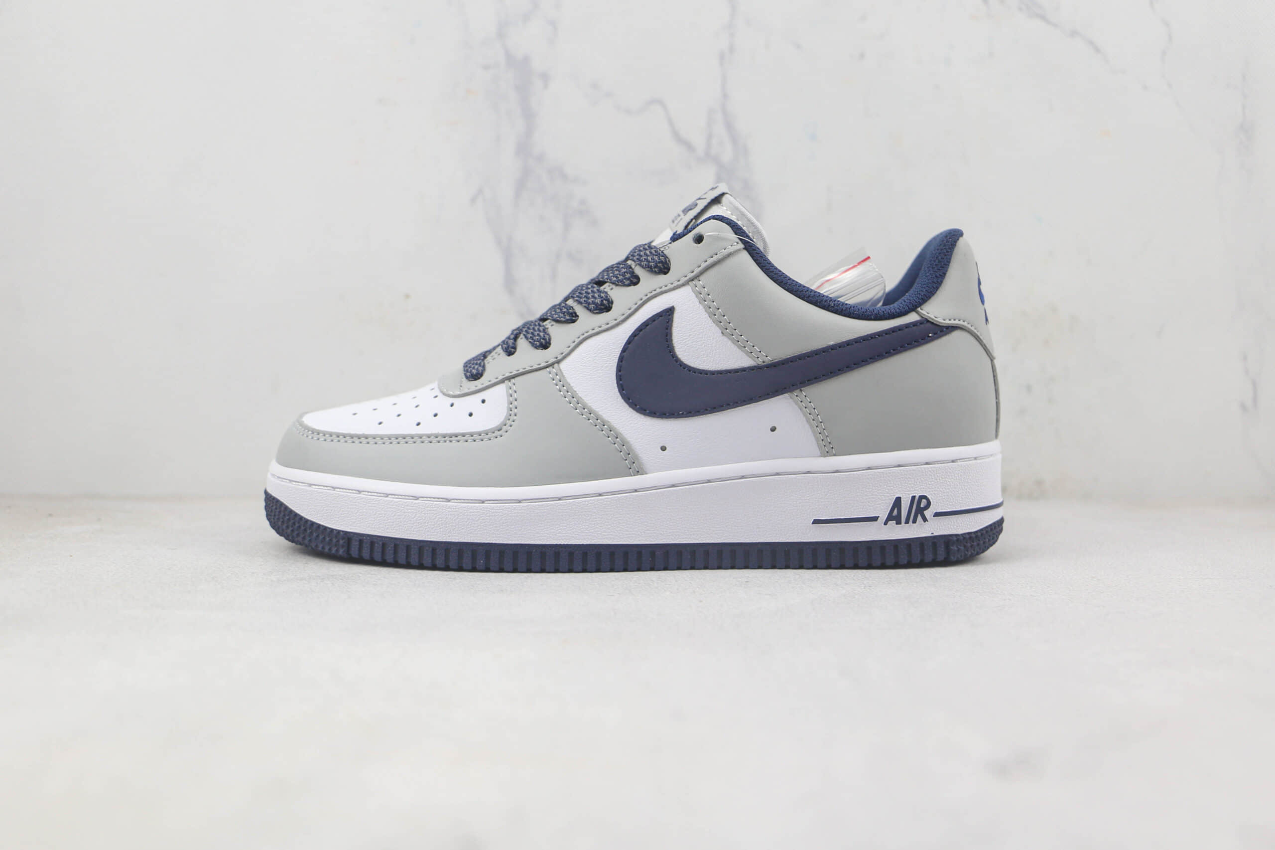 耐克Nike Air Force1莆田纯原复刻版本低帮空军一号灰白色板鞋内置气垫原盒原标 货号：KU5696-002