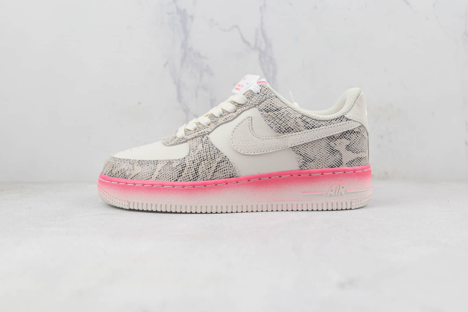 耐克Nike Air Force 1 Low 07莆田纯原复刻版本低帮空军一号白粉蛇纹配色板鞋内置气垫原盒原标 货号：DV1031-030