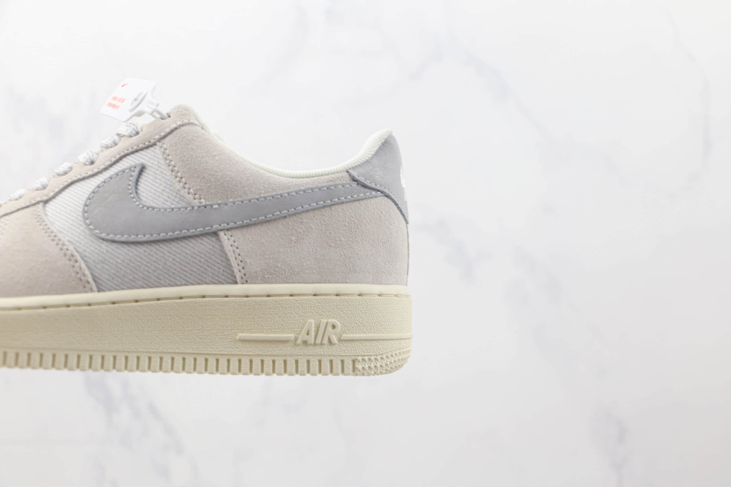 耐克Nike Air Force 1 Low 07莆田纯原复刻版本低帮灰银色空军一号板鞋内置气垫原盒原标 货号：DO9801-100