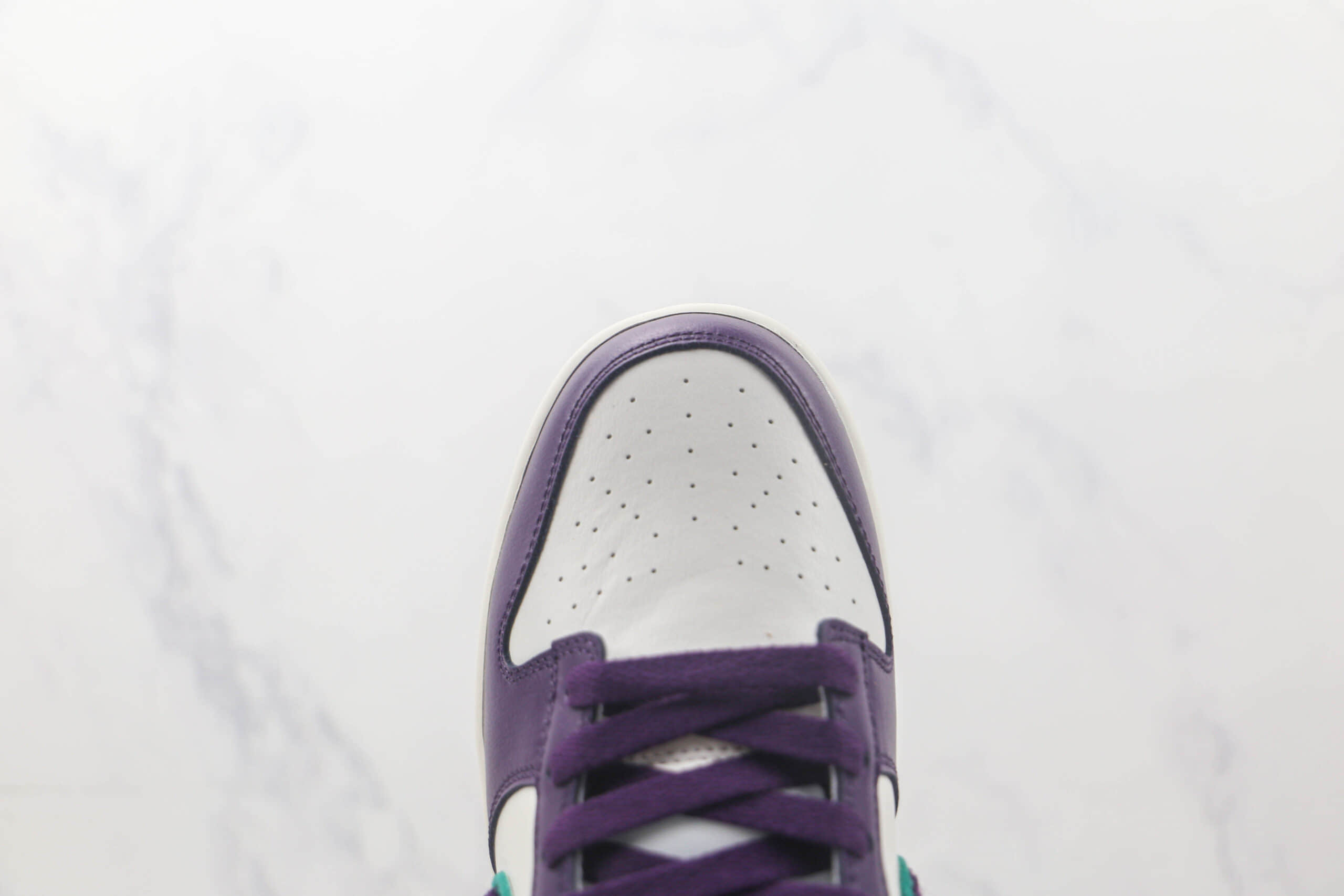 耐克Nike SB Dunk Low Chenille Swoosh莆田天花板低帮sb dunk雪尼尔白紫色板鞋原鞋开模 货号：DQ7683-100