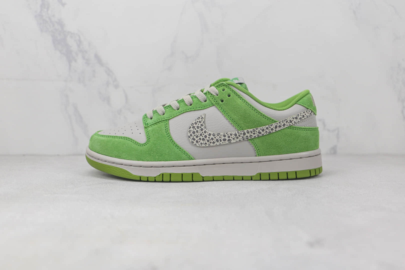 耐克Nike SB Dunk Low莆田天花板低帮SB DUNK豹纹勾白绿配色板鞋原盒原标 货号：DR0156-300