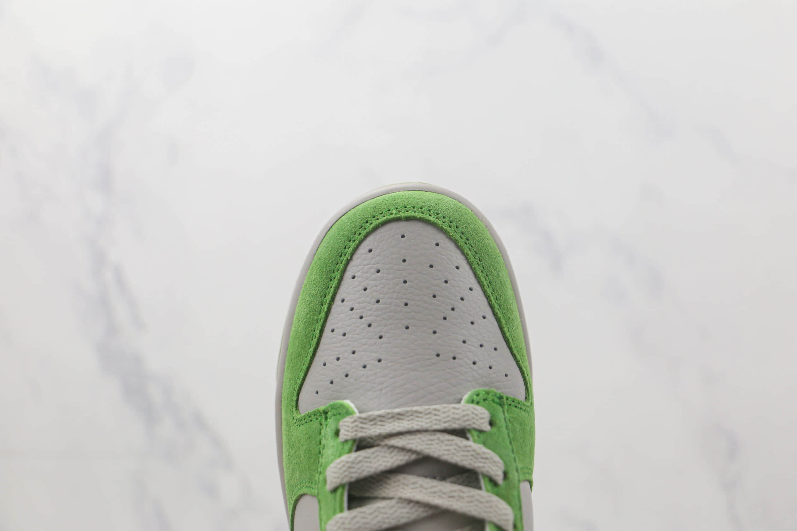 耐克Nike SB Dunk Low莆田天花板低帮SB DUNK豹纹勾白绿配色板鞋原盒原标 货号：DR0156-300