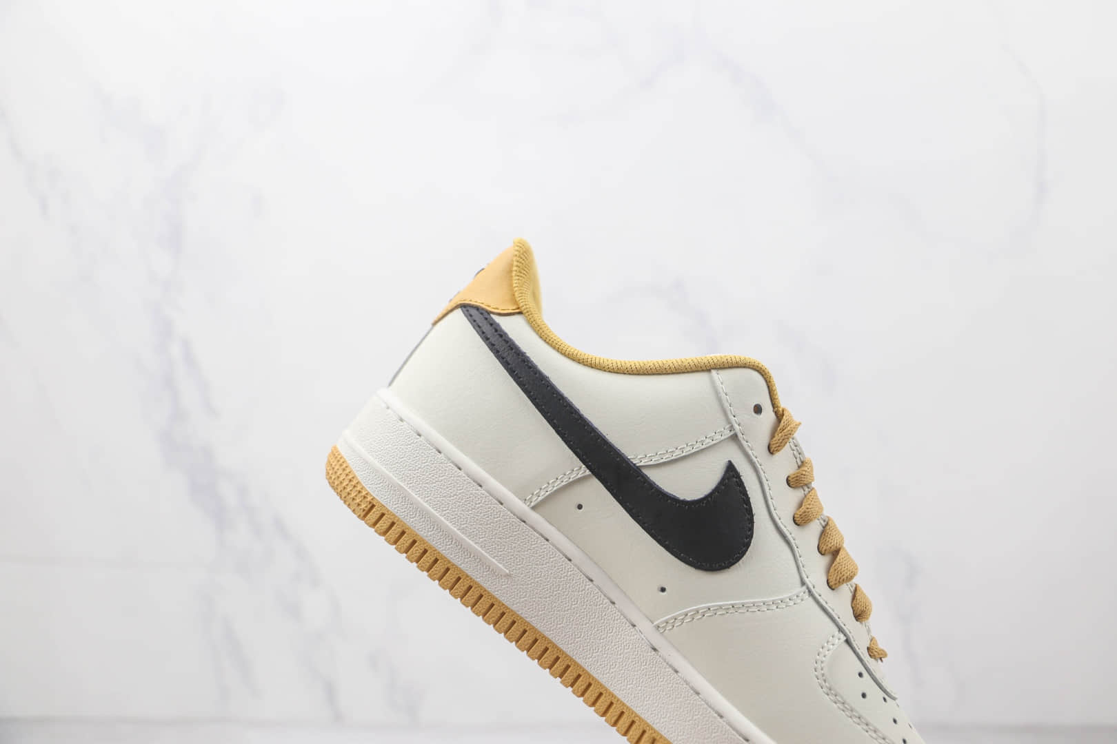 耐克Nike Air Force 1 Low 07莆田纯原复刻版本低帮空军一号白黄黑勾板鞋内置气垫原盒原标 货号：FD9063-101