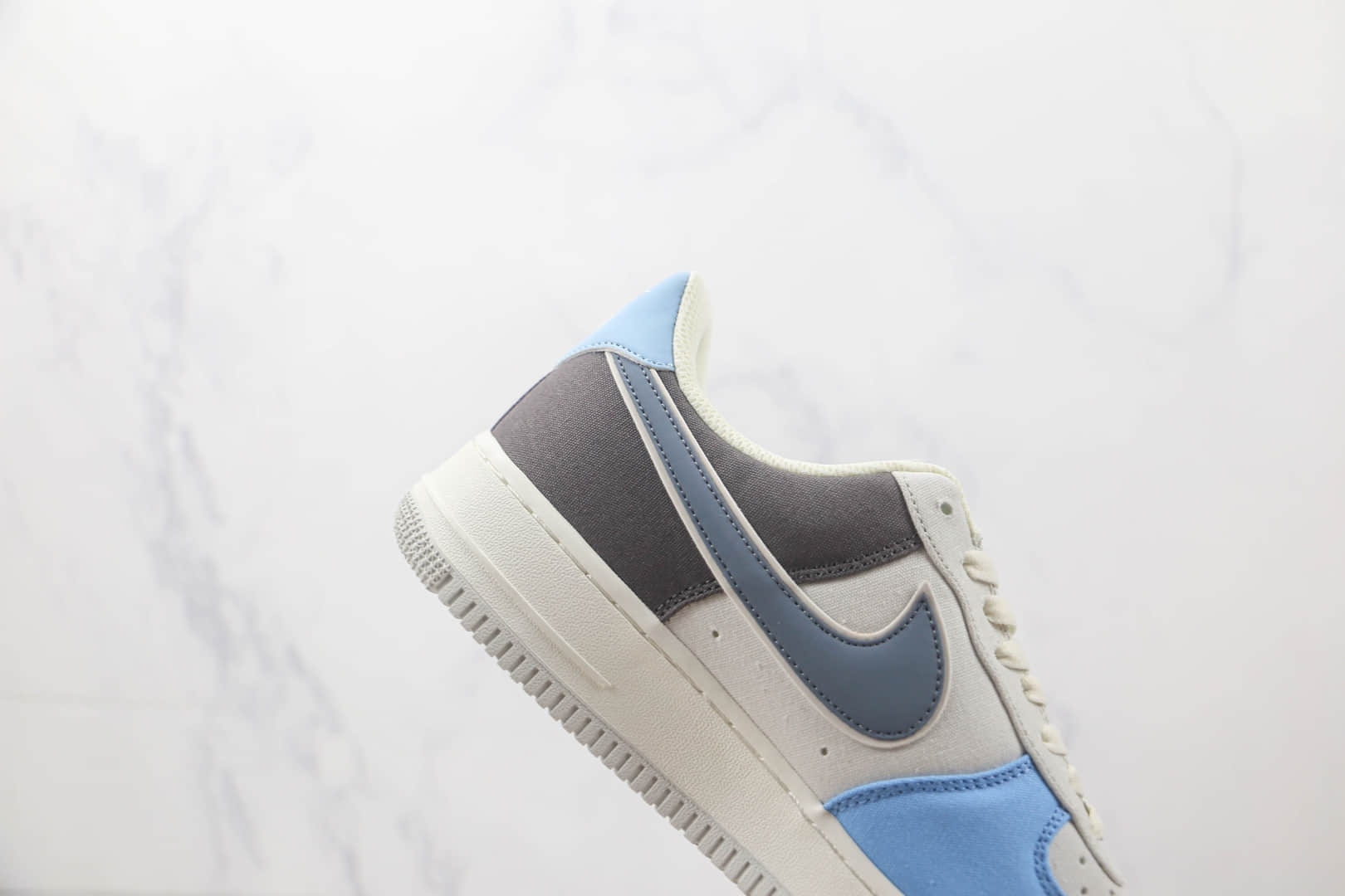 耐克Nike Air Force 1 Low 07莆田纯原复刻版本低帮空军一号蓝灰棕三色拼接板鞋内置气垫 货号：DG2296-024