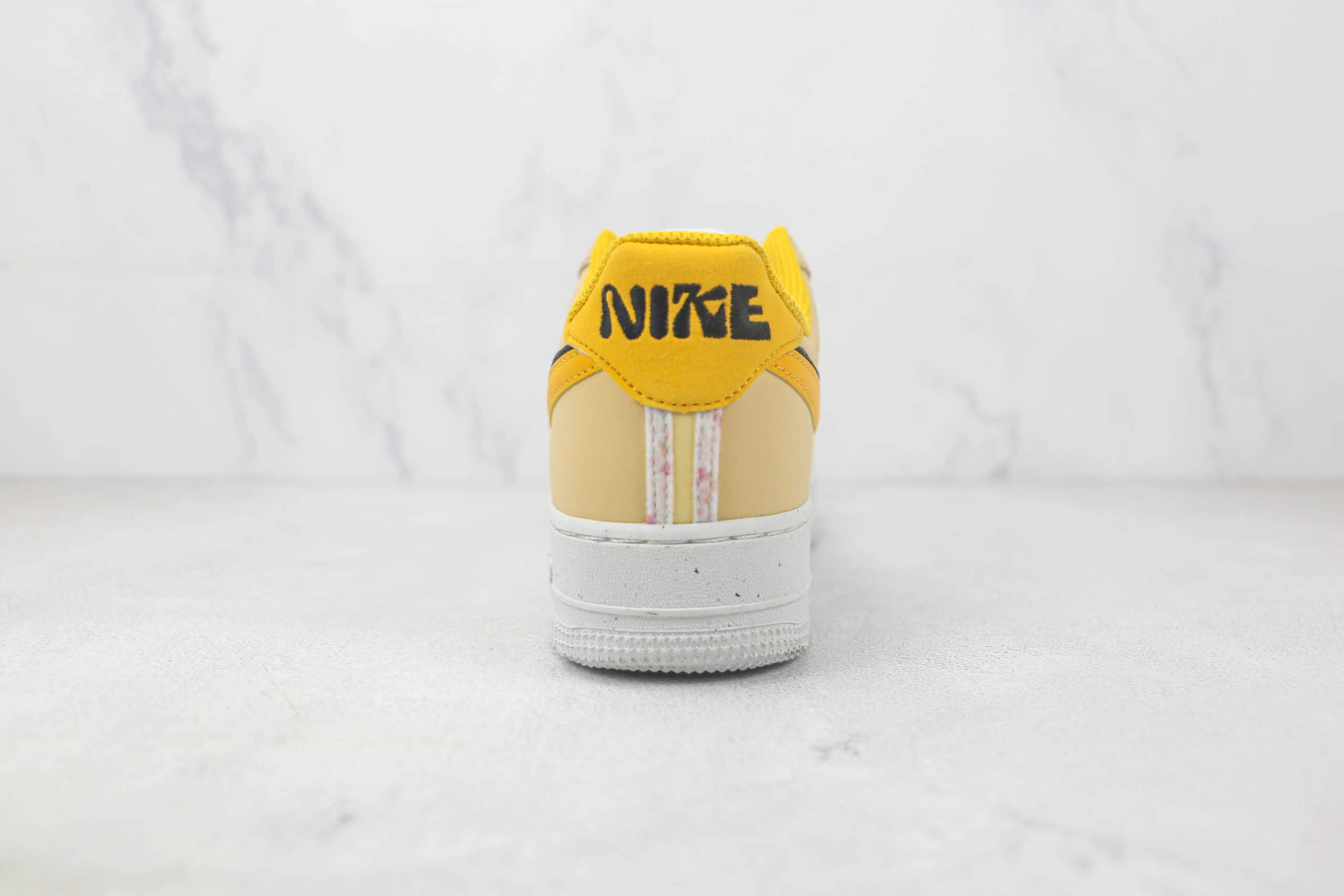 耐克Nike Air Force 1 Low 07 LV8 EMB 82 Double Swoosh Yellow莆田纯原复刻版本低帮空军一号黄白黑双钩配色板鞋内置气垫 货号：DX6065-171