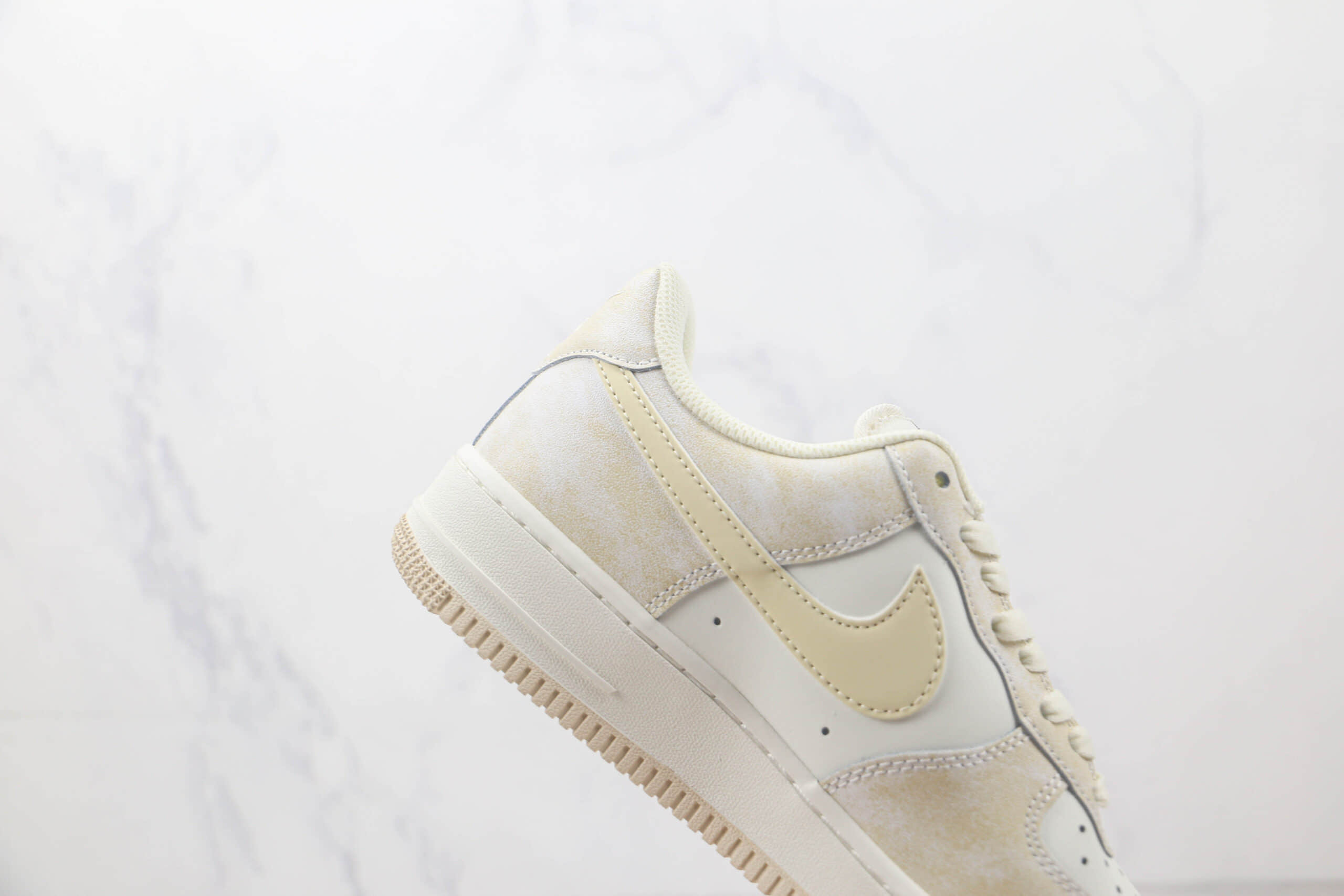 耐克Nike Air Force 1’07莆田天花板复刻版本低帮空军一号AF1岩石杏色板鞋原楦原纸板 货号：KP6936-669