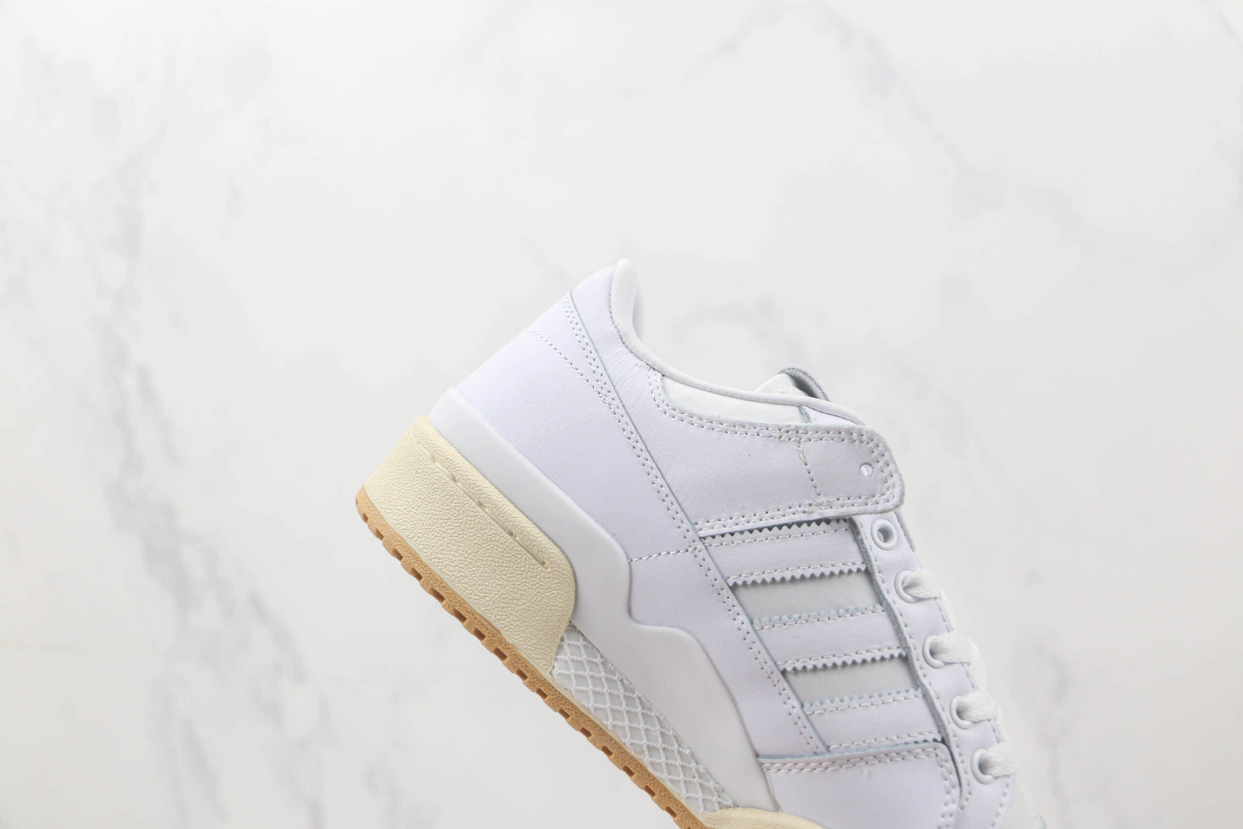 阿迪达斯Adidas Originals Forum 84 Low纯原版本Forum84白色复古板鞋 阿迪达斯Forum84复古球鞋 货号：HO4903