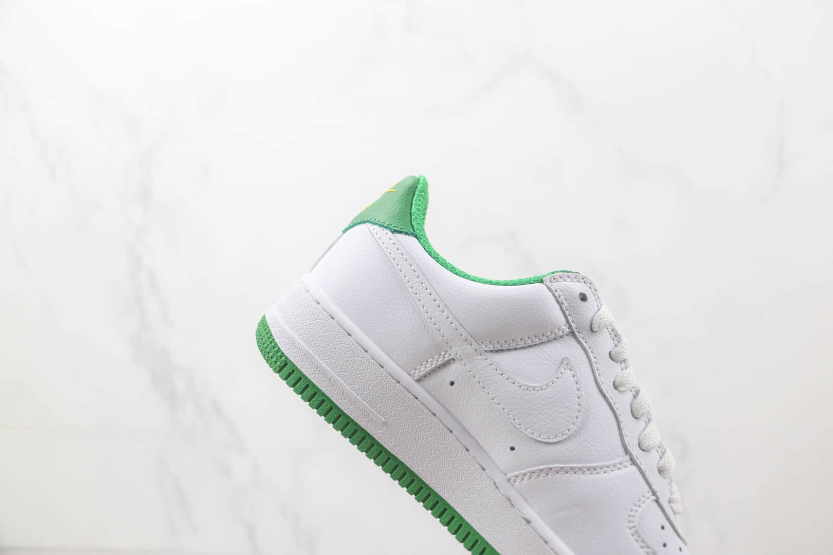 耐克Nike Air Force 1 Low 07纯原版本低帮空军一号白绿色板鞋 耐克空军一号定制款 货号：DX1158-100