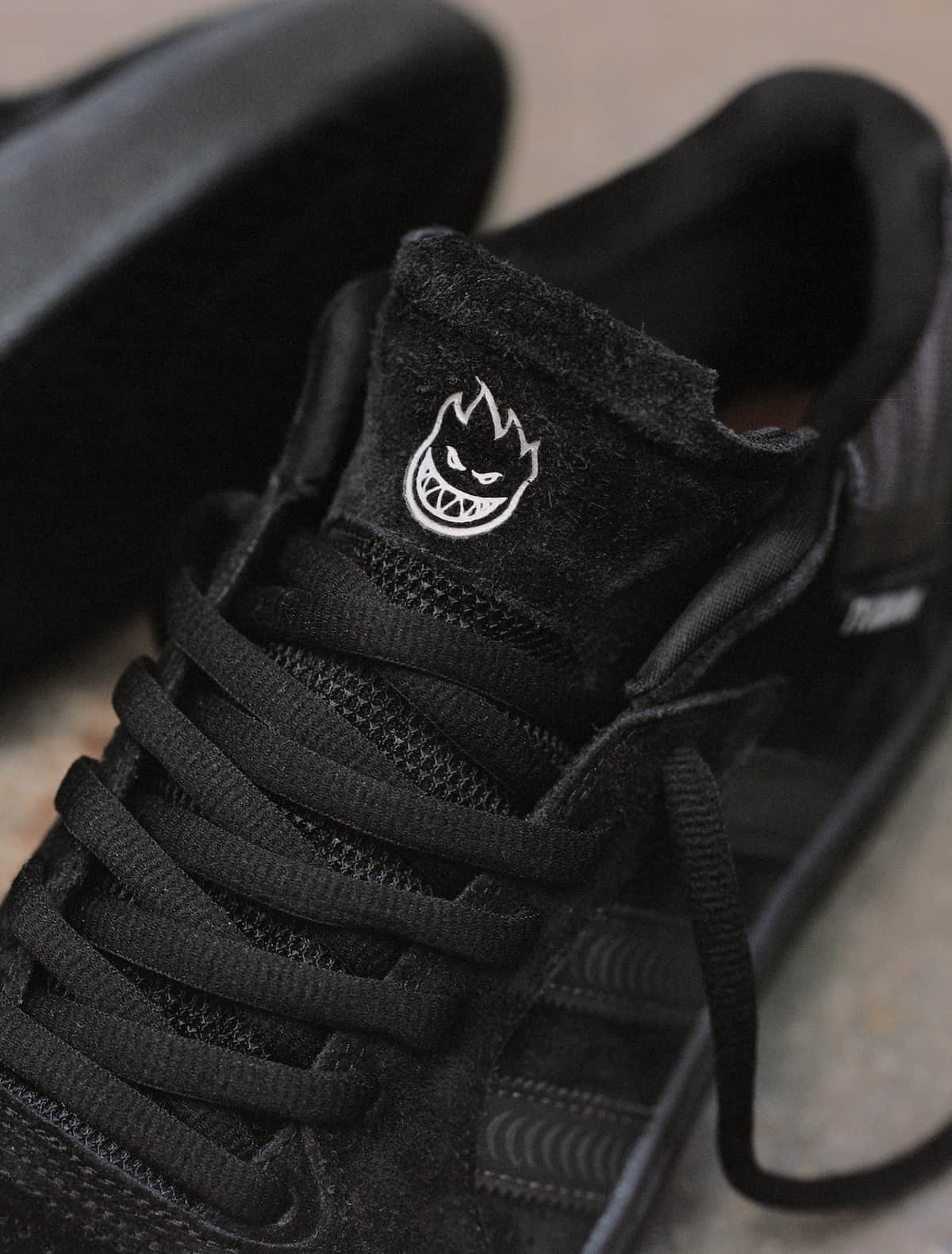 adidas超人气滑手联名鞋又来了！细节满满！ 货号：HQ9792