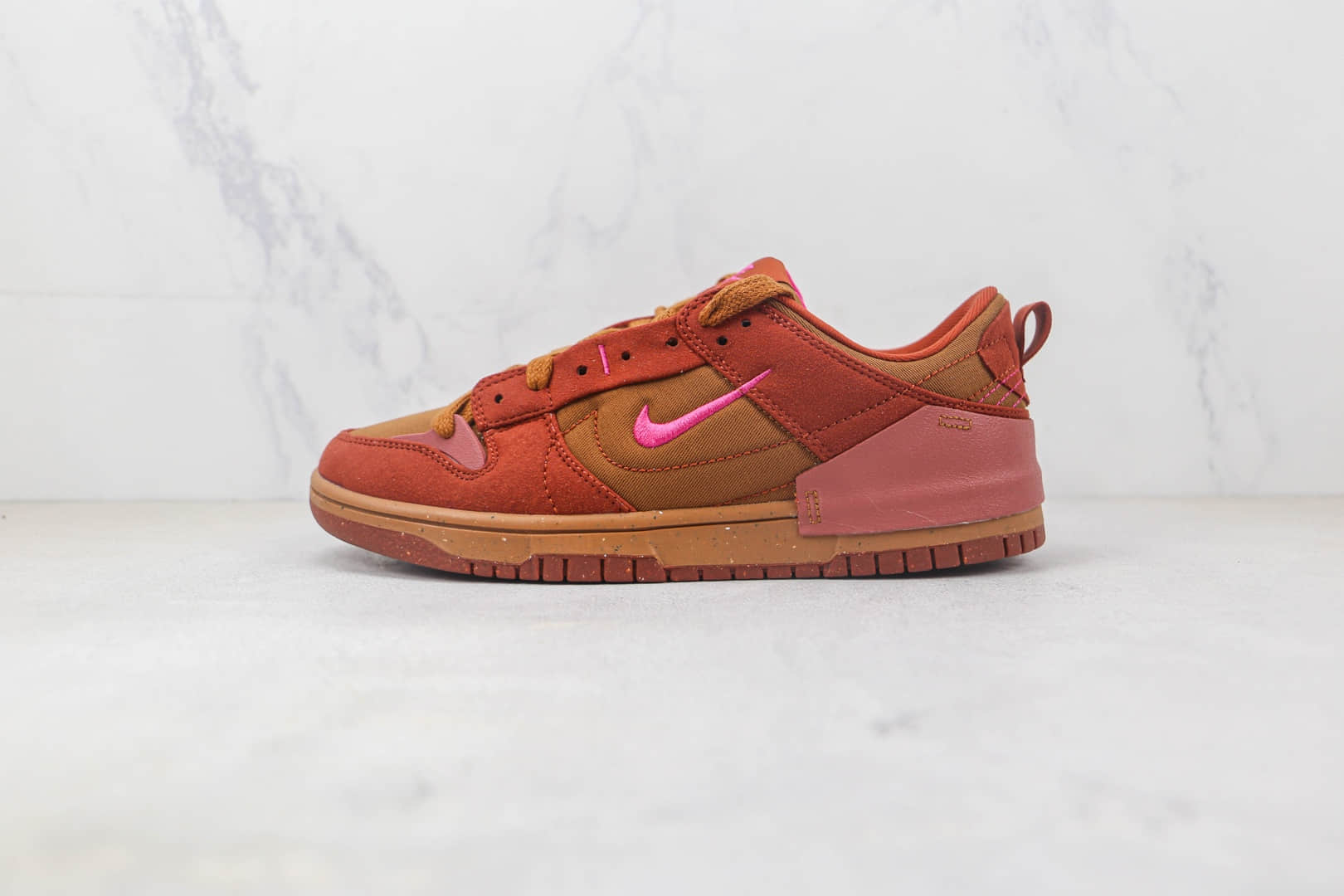 耐克Nike Dunk Low Disrupt 2 Desert Bronze低帮DUNK棕红色复古板鞋 耐克DUNK可回收材料系列 货号：DH4402-200