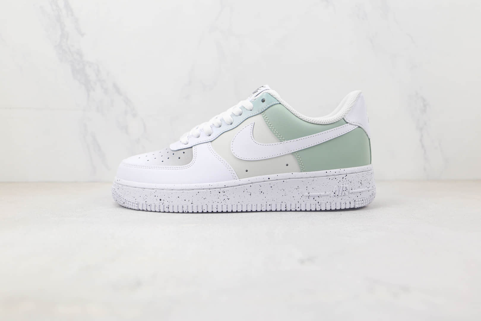 耐克Nike Air Force 1 Low 07纯原版本低帮空军一号白灰绿三色拼接板鞋 耐克空军一号校园板鞋 货号：MM6023-336