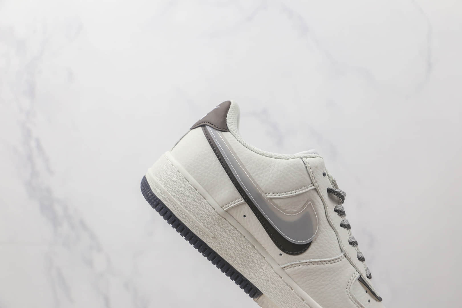 耐克Nike Air Force 1 Low 07莆田纯原复刻版本低帮AF1空军一号骰神板鞋内置气垫 货号：CW1574-801