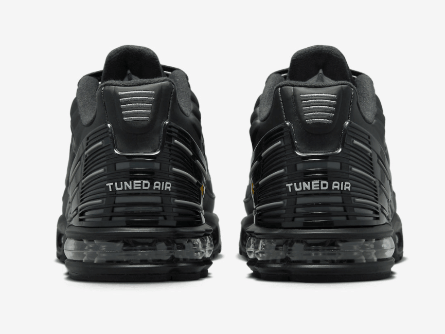 喷漆Swoosh！复古跑鞋Air Max Plus 3新配色即将登场！ 货号：FD0659-001